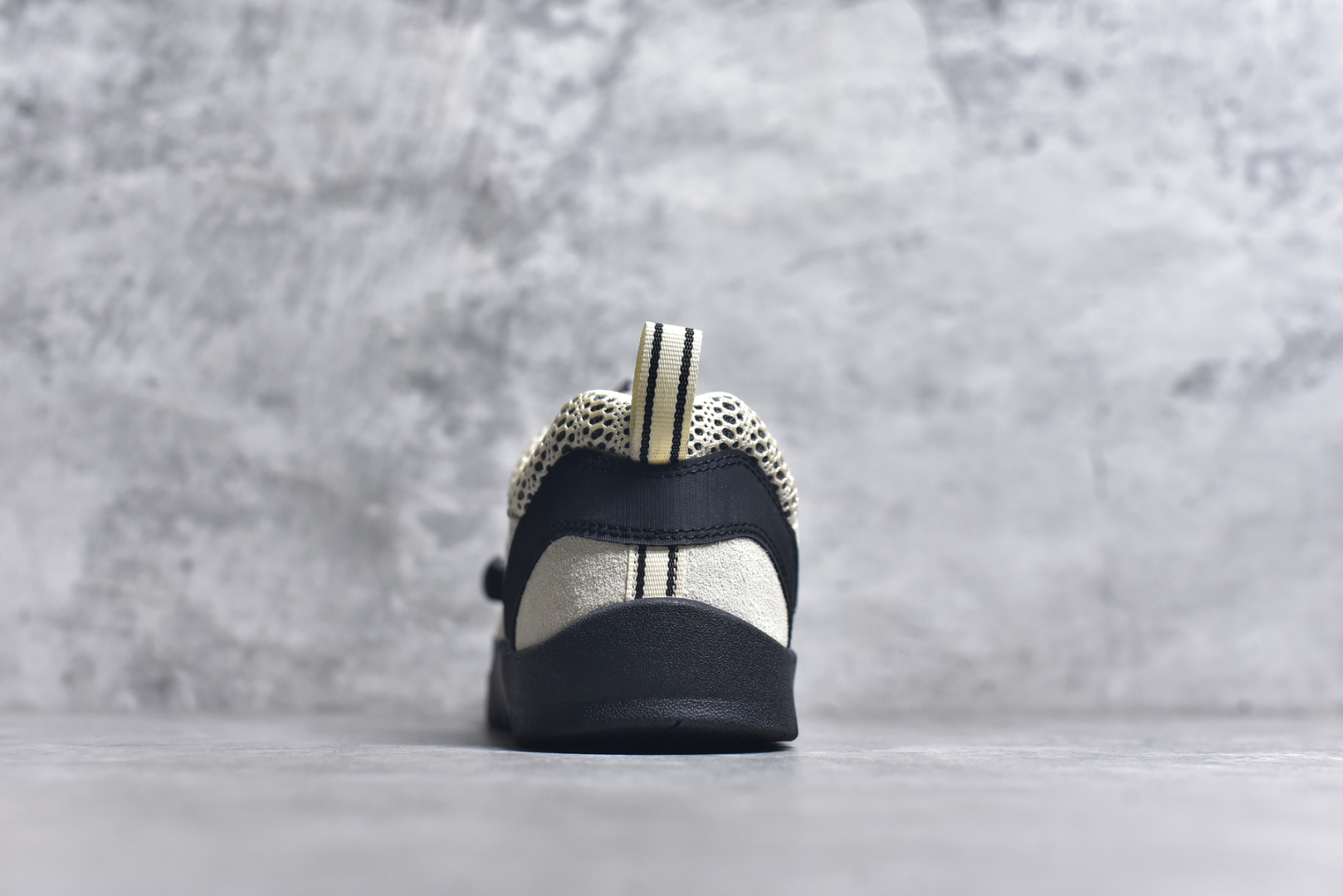 图片[5]-#Keen Jasper Rocks SP 美国人气户外品牌-科恩贾斯珀都市系列复古低帮系带户外风露营徒步登山运动训练鞋 原楦型开发纸版 采用固色翻毛皮鞋面材质 内嵌高密度EVA发泡缓震脚垫 外置一体式包裹防滑防剐蹭耐磨橡胶大底 向经典的90年代致敬 山系神级鞋履 尺码：35 36 37 38 39 40 41 42 43 44 45-选品中心