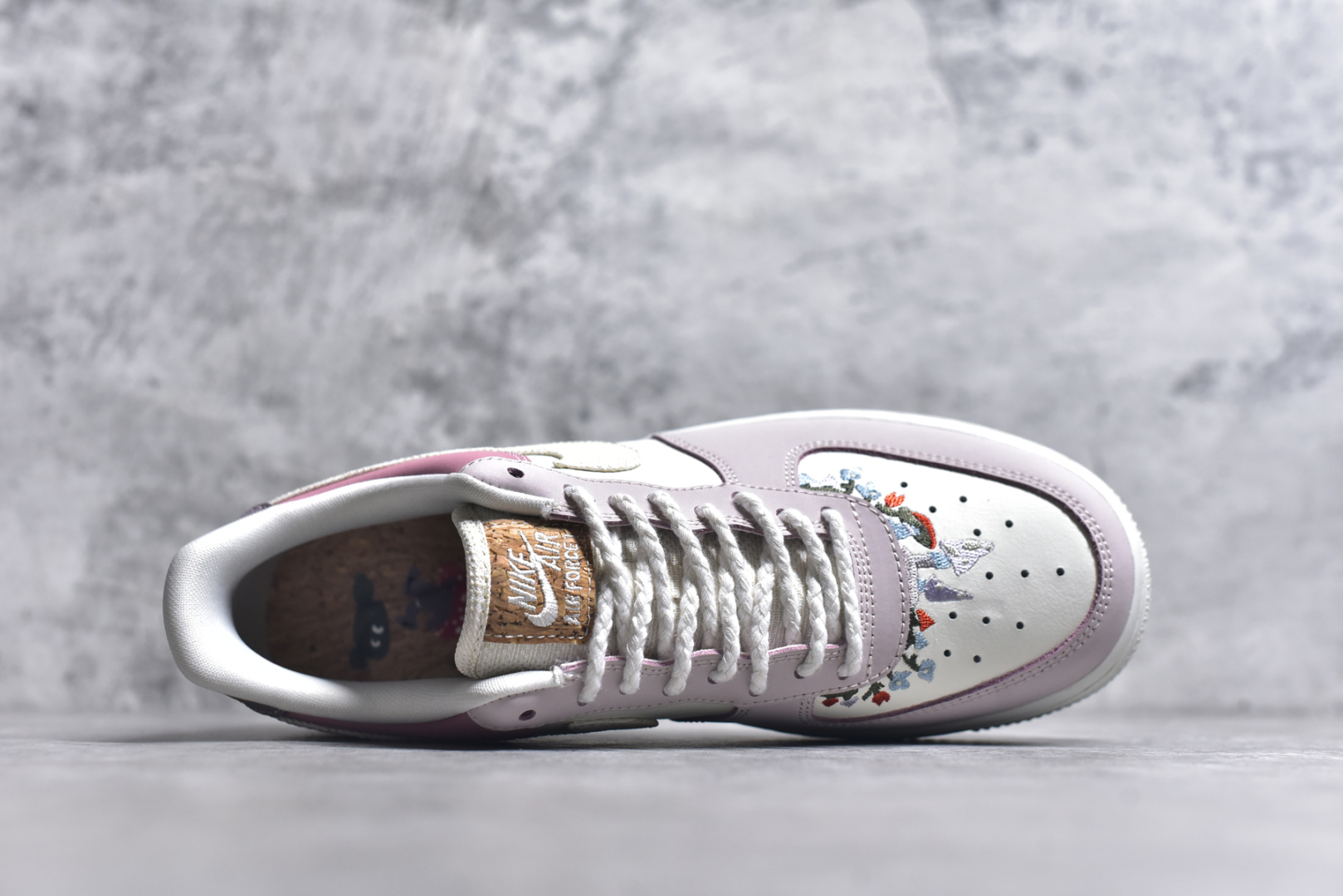 图片[4]-#耐克Nike Air Force 1 Low 空军一号低帮百搭休闲运动板鞋 柔软、弹性十足的缓震性能和出色的中底设计，横跨复古与现代的外型结合，造就出风靡全球三十多年的Force 1，直到今天还深受青睐 尺码：35-42 货号：IB8874-111-选品中心