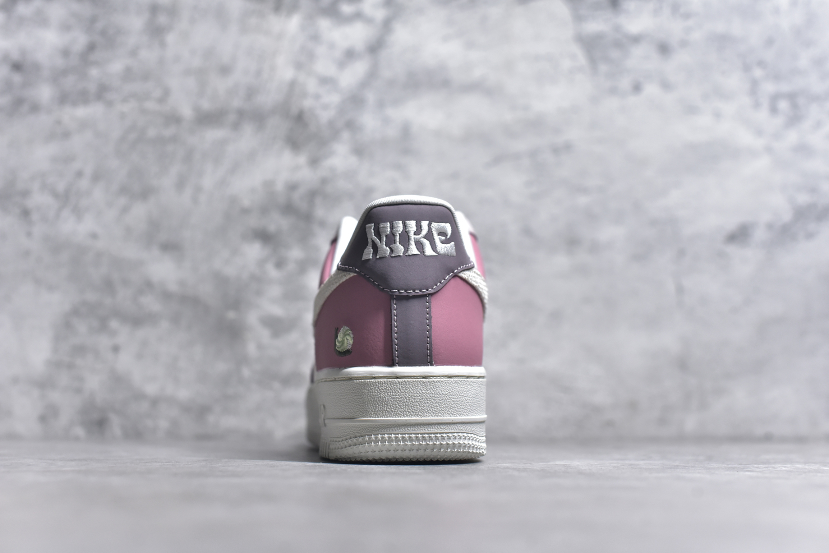 图片[5]-#耐克Nike Air Force 1 Low 空军一号低帮百搭休闲运动板鞋 柔软、弹性十足的缓震性能和出色的中底设计，横跨复古与现代的外型结合，造就出风靡全球三十多年的Force 1，直到今天还深受青睐 尺码：35-42 货号：IB8874-111-选品中心