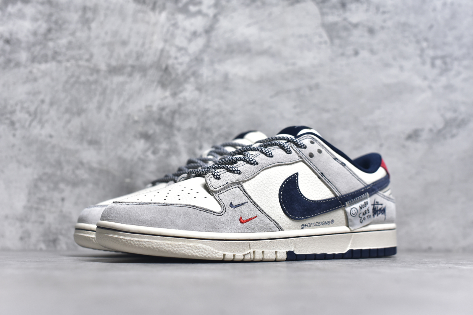 图片[2]-#Nike SB Dunk Low 斯图西系列 贴布藏蓝勾 周年高端定制 低帮休闲板鞋 YX5066-297 #定制鞋盒 大厂纯原品质出货 超高清洁度 皮料切割干净无任何毛边 细节完美 尺码：36 36.5 37.5 38 36.5 39 40 40.5 41 42 42.5 43 44 44.5 45 9.E5-选品中心