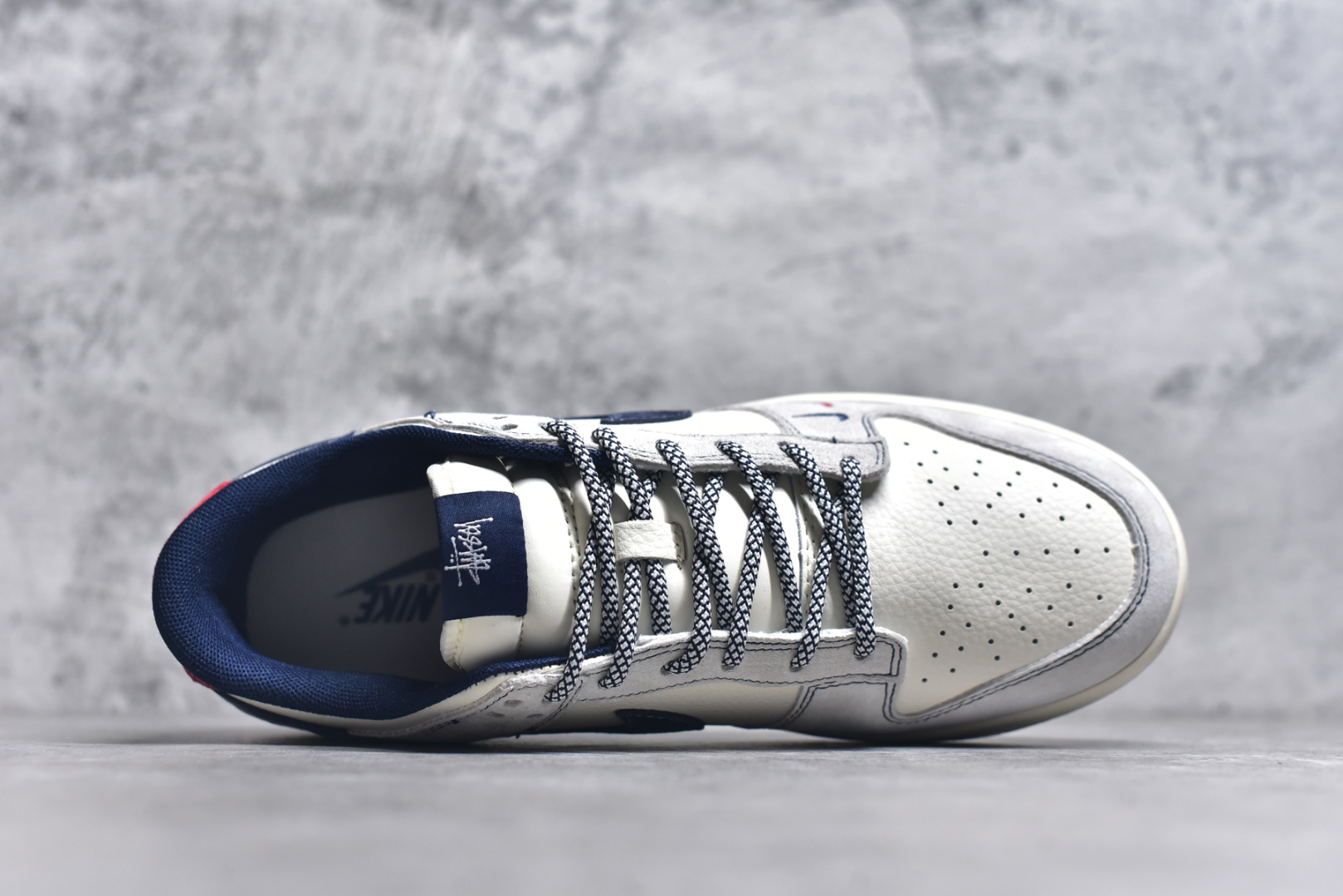 图片[4]-#Nike SB Dunk Low 斯图西系列 贴布藏蓝勾 周年高端定制 低帮休闲板鞋 YX5066-297 #定制鞋盒 大厂纯原品质出货 超高清洁度 皮料切割干净无任何毛边 细节完美 尺码：36 36.5 37.5 38 36.5 39 40 40.5 41 42 42.5 43 44 44.5 45 9.E5-选品中心