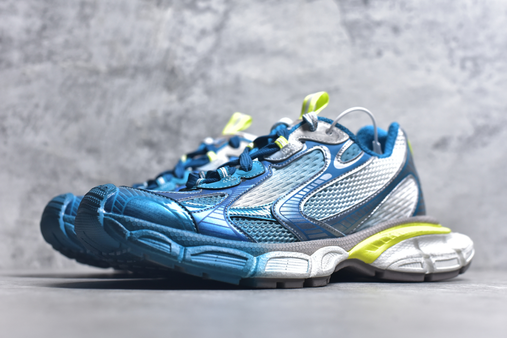 图片[2]-#巴黎3XL 渐变绑带 Balenciaga巴黎世家 24ss 巴黎世家 系带Balenciaga Sneaker Tess s.Gomma 巴黎十代网眼潮流百搭低帮老爹鞋 慢工出细活 出货即最强皮料钢丝纹高频工艺 整体鞋面及大底做旧网眼破坏磨毛效果 各个方面均无可挑剔 尺码：35-46 偏大一码 建议比正常运动鞋买小一号-选品中心