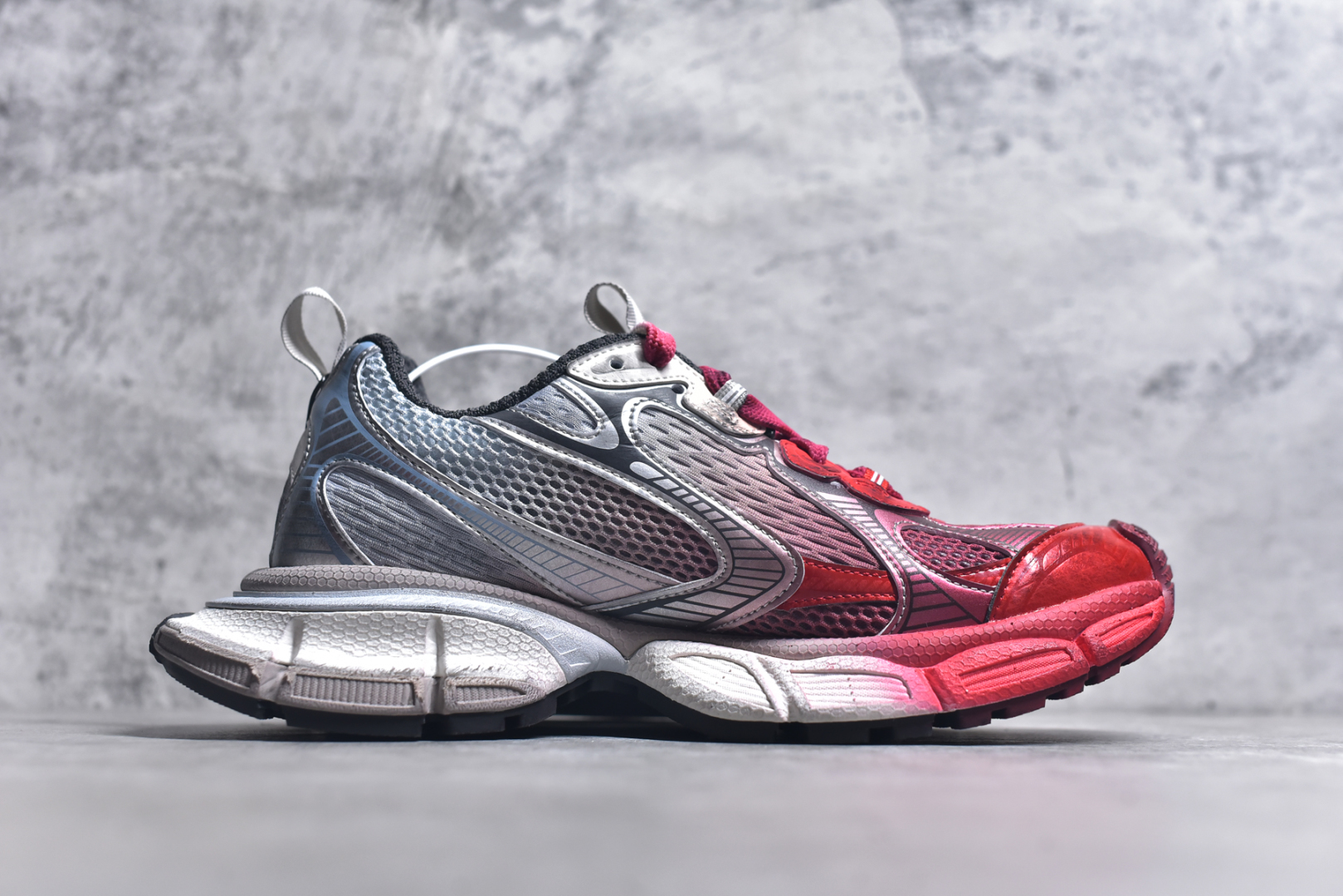 图片[3]-#巴黎3XL 渐变绑带 Balenciaga巴黎世家 24ss 巴黎世家 系带Balenciaga Sneaker Tess s.Gomma 巴黎十代网眼潮流百搭低帮老爹鞋 慢工出细活 出货即最强皮料钢丝纹高频工艺 整体鞋面及大底做旧网眼破坏磨毛效果 各个方面均无可挑剔 尺码：35-46 偏大一码 建议比正常运动鞋买小一号-选品中心