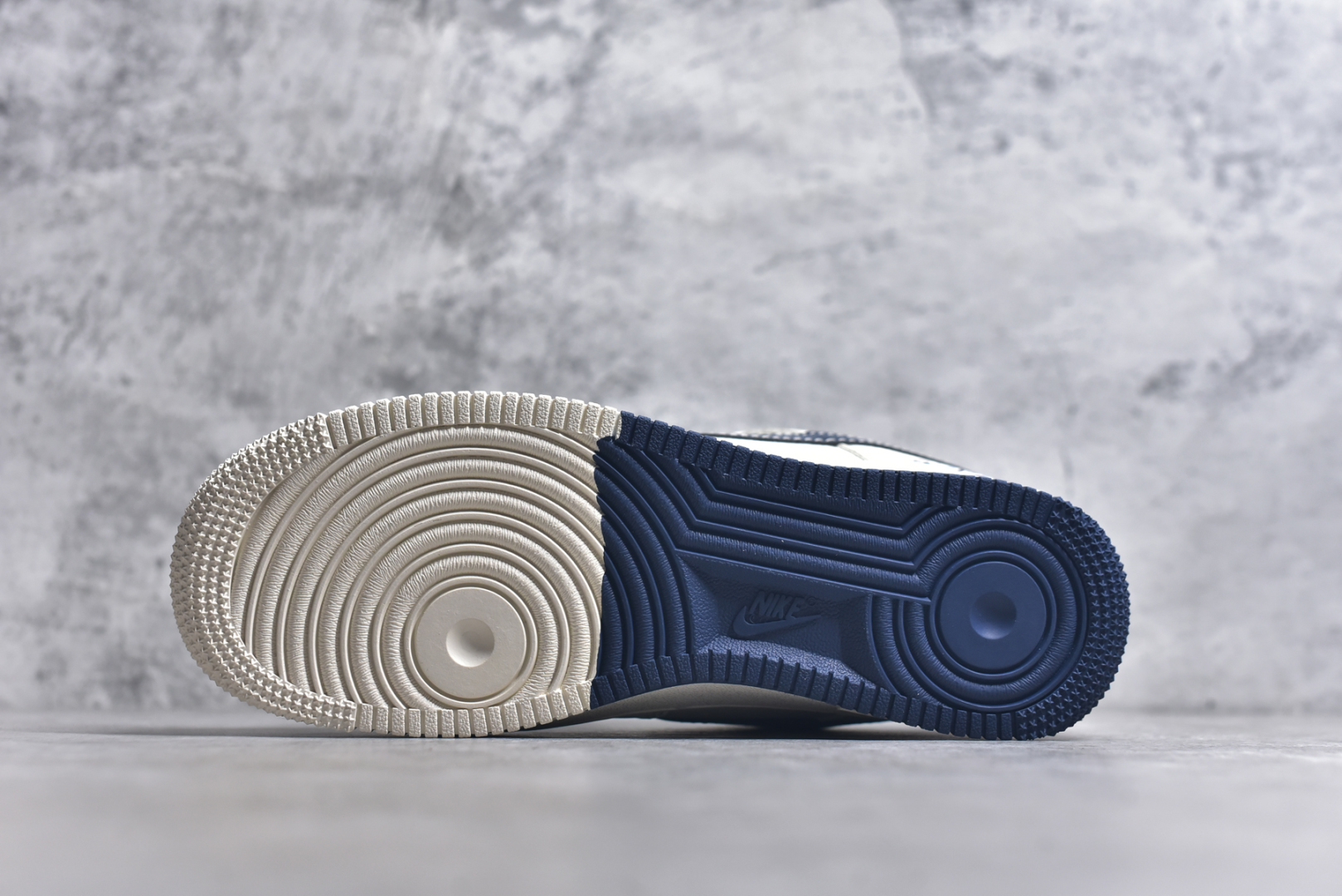 图片[6]-#Nike Air Force 1\’07 Low Supreme联名 双拼蓝标 空军一号低帮休闲板鞋 XS1958-565 #原楦头原纸板 原装鞋盒 定制五金配件 内置全掌气垫 原厂鞋底 尺码：36 36.5 37.5 38 38.5 39 40 40.5 41 42 42.5 43 44 44.5 45 9.D4-选品中心