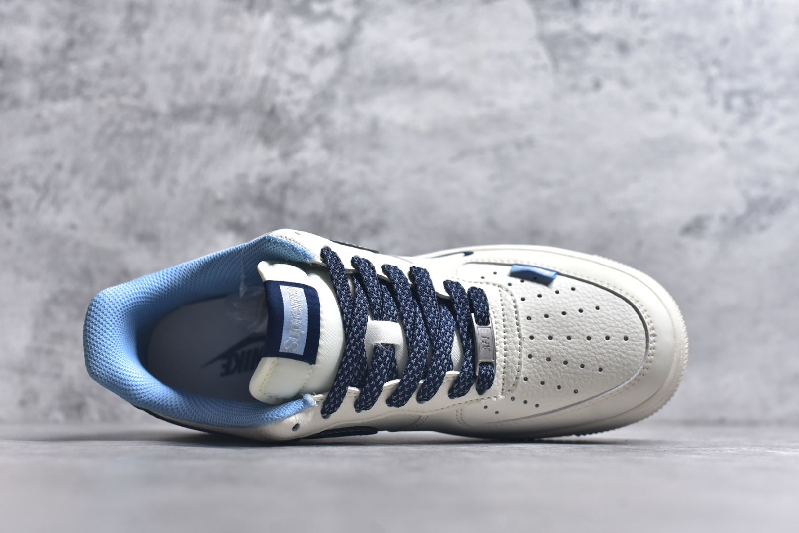 图片[4]-#Nike Air Force 1\’07 Low Supreme联名 双拼蓝标 空军一号低帮休闲板鞋 XS1958-565 #原楦头原纸板 原装鞋盒 定制五金配件 内置全掌气垫 原厂鞋底 尺码：36 36.5 37.5 38 38.5 39 40 40.5 41 42 42.5 43 44 44.5 45 9.D4-选品中心