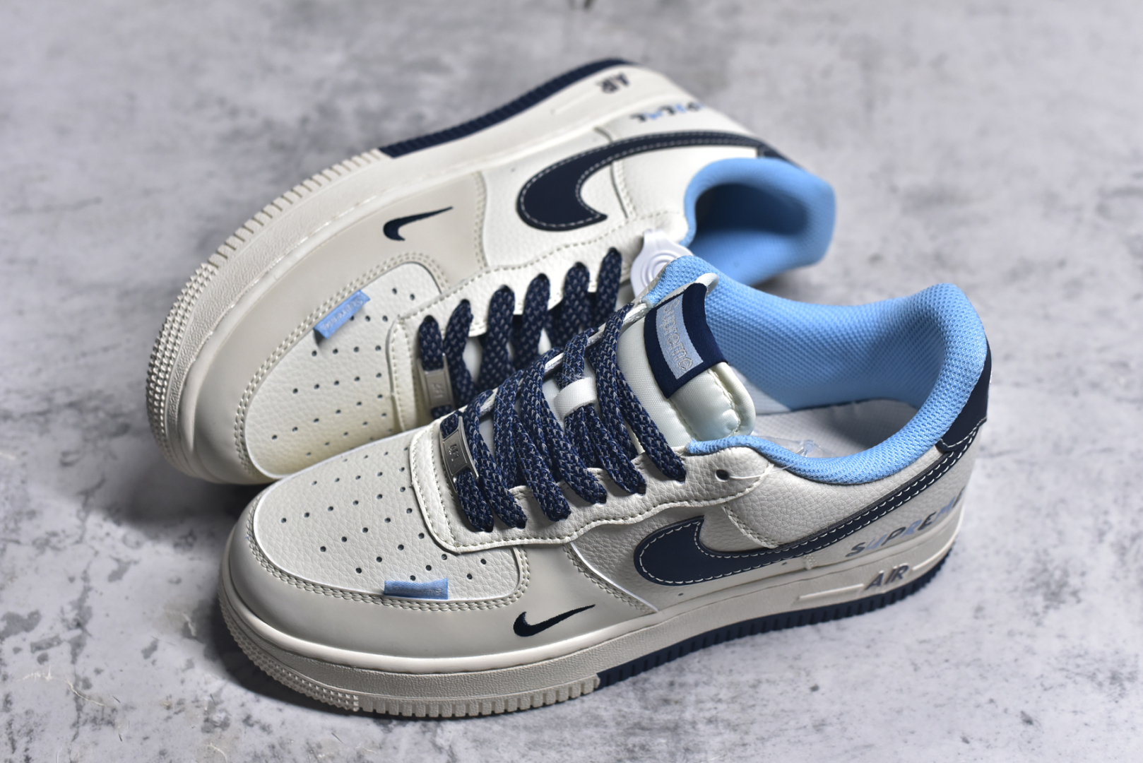 图片[7]-#Nike Air Force 1\’07 Low Supreme联名 双拼蓝标 空军一号低帮休闲板鞋 XS1958-565 #原楦头原纸板 原装鞋盒 定制五金配件 内置全掌气垫 原厂鞋底 尺码：36 36.5 37.5 38 38.5 39 40 40.5 41 42 42.5 43 44 44.5 45 9.D4-选品中心