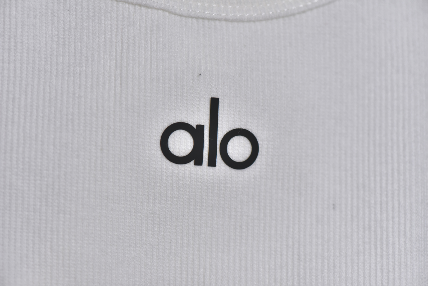图片[3]-#ALO YOGA｜运动背心/针织休闲无袖 瑜伽运动背心系列❗ 现货供应 全年售后 原厂材料. 面料同步原厂 温馨提示❗（只做高端产品） DF巅峰 踏上巅峰❗ 颜色.黑色.白色.卡其.雾蓝 尺码：S码.M码.L码-选品中心