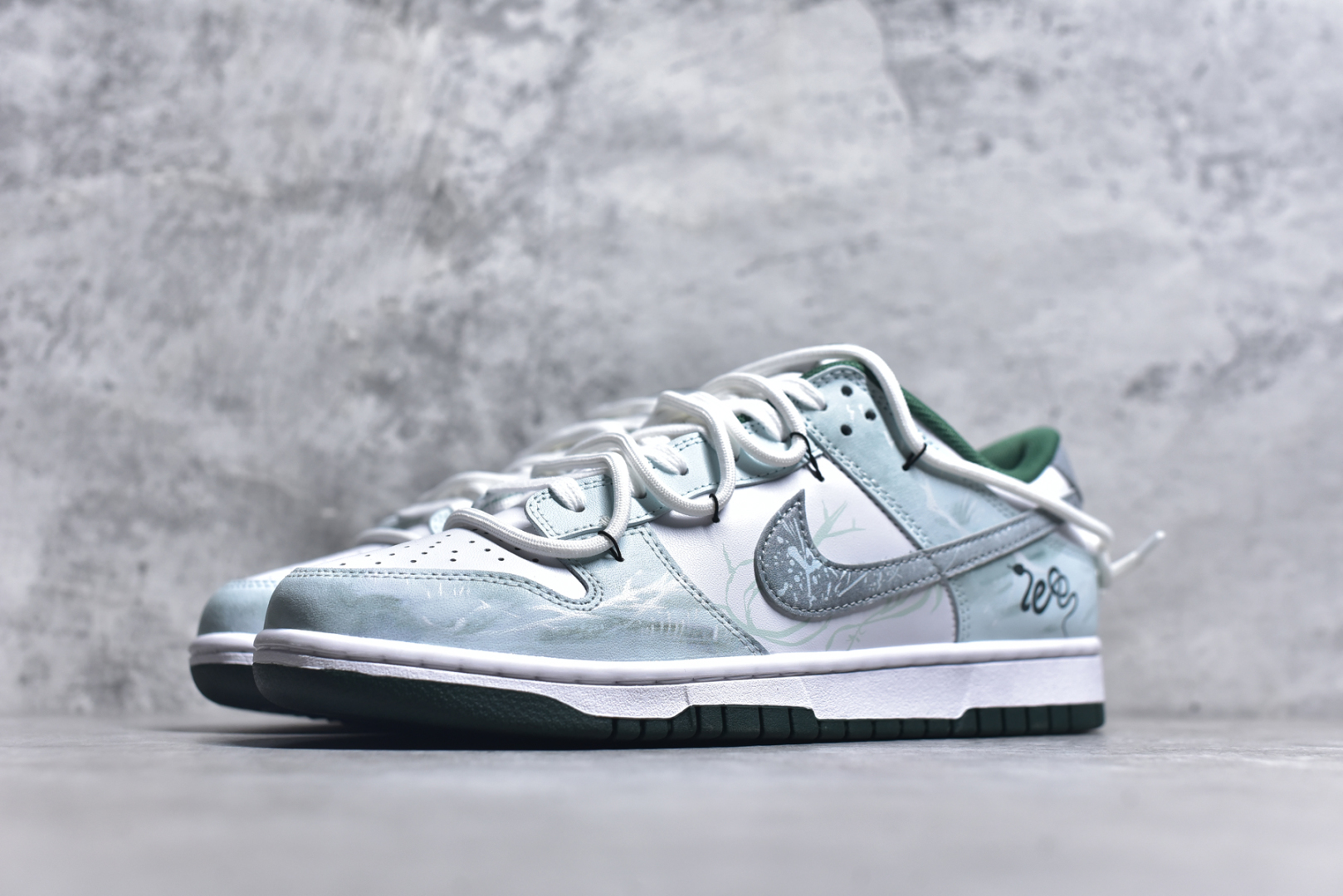 图片[2]-#Nike Dunk Low 青花蛇骨 国风淡青色 低帮休闲板鞋 DD1391-101 #定制鞋盒 大厂纯原品质出货 超高清洁度 皮料切割干净无任何毛边 细节完美 尺码：40 40.5 41 42 42.5 43 44 44.5 45 9.E5-选品中心