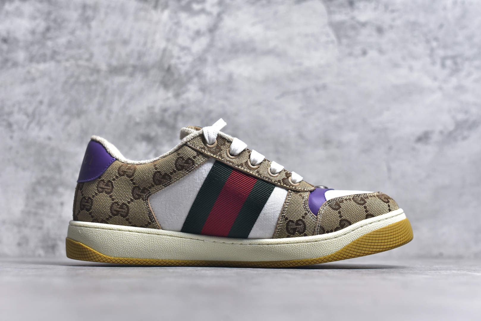 图片[3]-#Gu Distressed Screener sneaker 古驰小脏鞋系列经典原型复古百搭做旧老爹板鞋/复古学院风 怀旧版 原厂订单 目前市面最强＃官网同步最新满天星礼盒全套包装 高端零售海外实体专供 ‬混卖版 渠‮原道‬装 全身20几个细节点全部做到一致还原 吊打市面所有版本 原版做旧 右脚鞋侧嵌入NFC防伪芯片装置＋鞋盒标二唯码扫描 秒进官网 秒杀市面任何版本 原装意大利进口 里外全皮 全套包装 全头层顶级软牛皮 广东代工出品 原档原标原盒 随意对比任何版本 尺码：35 36 37 38 39 40 41 42 43 44 45-选品中心