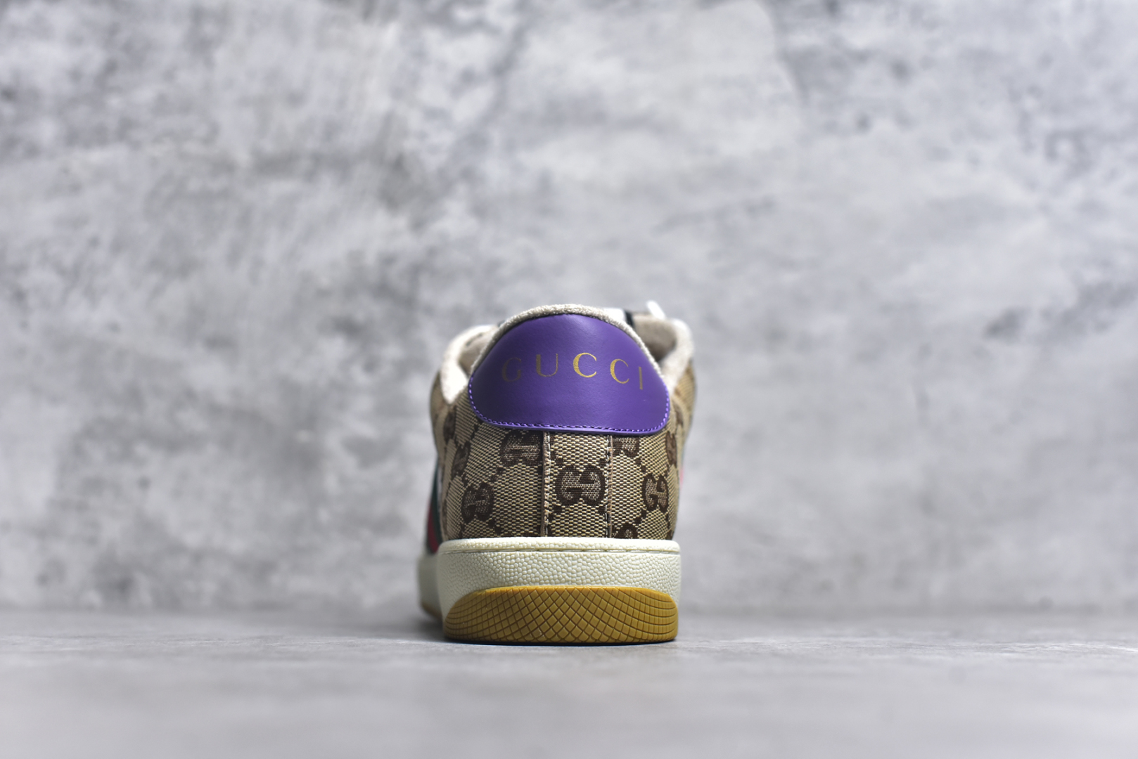 图片[5]-#Gu Distressed Screener sneaker 古驰小脏鞋系列经典原型复古百搭做旧老爹板鞋/复古学院风 怀旧版 原厂订单 目前市面最强＃官网同步最新满天星礼盒全套包装 高端零售海外实体专供 ‬混卖版 渠‮原道‬装 全身20几个细节点全部做到一致还原 吊打市面所有版本 原版做旧 右脚鞋侧嵌入NFC防伪芯片装置＋鞋盒标二唯码扫描 秒进官网 秒杀市面任何版本 原装意大利进口 里外全皮 全套包装 全头层顶级软牛皮 广东代工出品 原档原标原盒 随意对比任何版本 尺码：35 36 37 38 39 40 41 42 43 44 45-选品中心