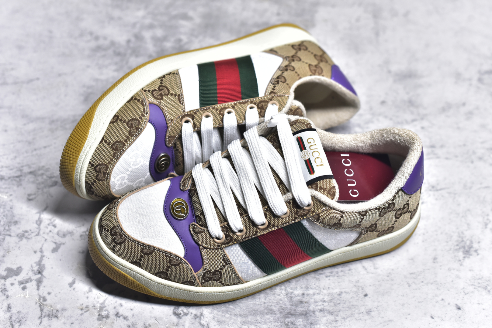 图片[7]-#Gu Distressed Screener sneaker 古驰小脏鞋系列经典原型复古百搭做旧老爹板鞋/复古学院风 怀旧版 原厂订单 目前市面最强＃官网同步最新满天星礼盒全套包装 高端零售海外实体专供 ‬混卖版 渠‮原道‬装 全身20几个细节点全部做到一致还原 吊打市面所有版本 原版做旧 右脚鞋侧嵌入NFC防伪芯片装置＋鞋盒标二唯码扫描 秒进官网 秒杀市面任何版本 原装意大利进口 里外全皮 全套包装 全头层顶级软牛皮 广东代工出品 原档原标原盒 随意对比任何版本 尺码：35 36 37 38 39 40 41 42 43 44 45-选品中心