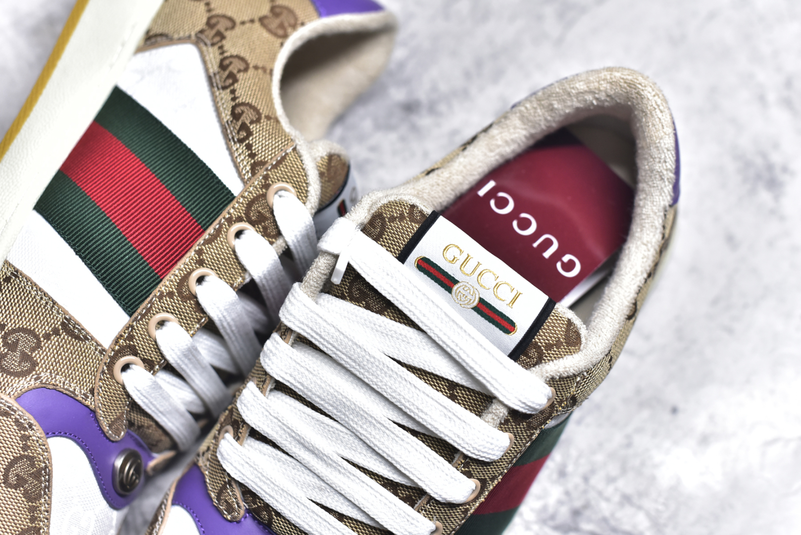 图片[9]-#Gu Distressed Screener sneaker 古驰小脏鞋系列经典原型复古百搭做旧老爹板鞋/复古学院风 怀旧版 原厂订单 目前市面最强＃官网同步最新满天星礼盒全套包装 高端零售海外实体专供 ‬混卖版 渠‮原道‬装 全身20几个细节点全部做到一致还原 吊打市面所有版本 原版做旧 右脚鞋侧嵌入NFC防伪芯片装置＋鞋盒标二唯码扫描 秒进官网 秒杀市面任何版本 原装意大利进口 里外全皮 全套包装 全头层顶级软牛皮 广东代工出品 原档原标原盒 随意对比任何版本 尺码：35 36 37 38 39 40 41 42 43 44 45-选品中心