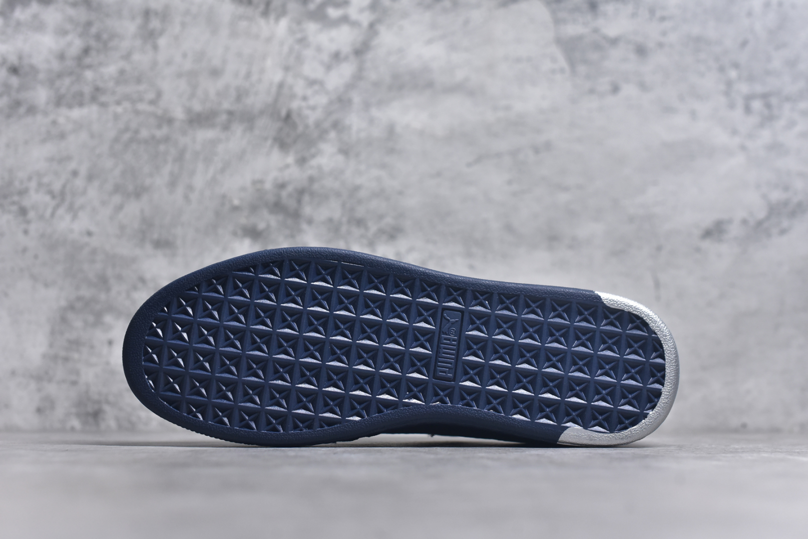 图片[6]-#PUMA Basket Suede 彪马皮面复古板鞋 原装渠道版本 诠释最高工艺 夏季新款官方原盒原标 代购充正专供头层皮海玻璃鞋垫搭配后跟PUMA logo烫金 让陈旧的款式重获新生 尺码：35.5 36 37 37.5 38 38.5 39 40 40.5 41 42 42.5 43 44 44.5 45-选品中心