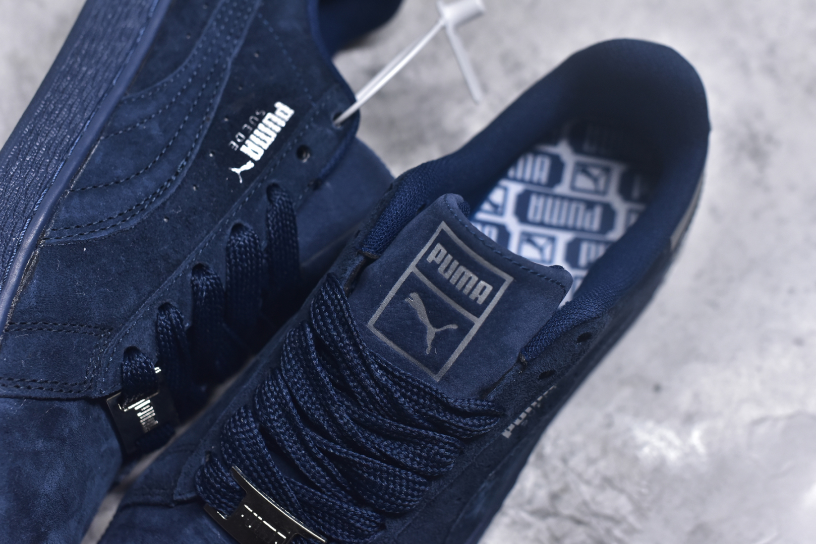 图片[9]-#PUMA Basket Suede 彪马皮面复古板鞋 原装渠道版本 诠释最高工艺 夏季新款官方原盒原标 代购充正专供头层皮海玻璃鞋垫搭配后跟PUMA logo烫金 让陈旧的款式重获新生 尺码：35.5 36 37 37.5 38 38.5 39 40 40.5 41 42 42.5 43 44 44.5 45-选品中心