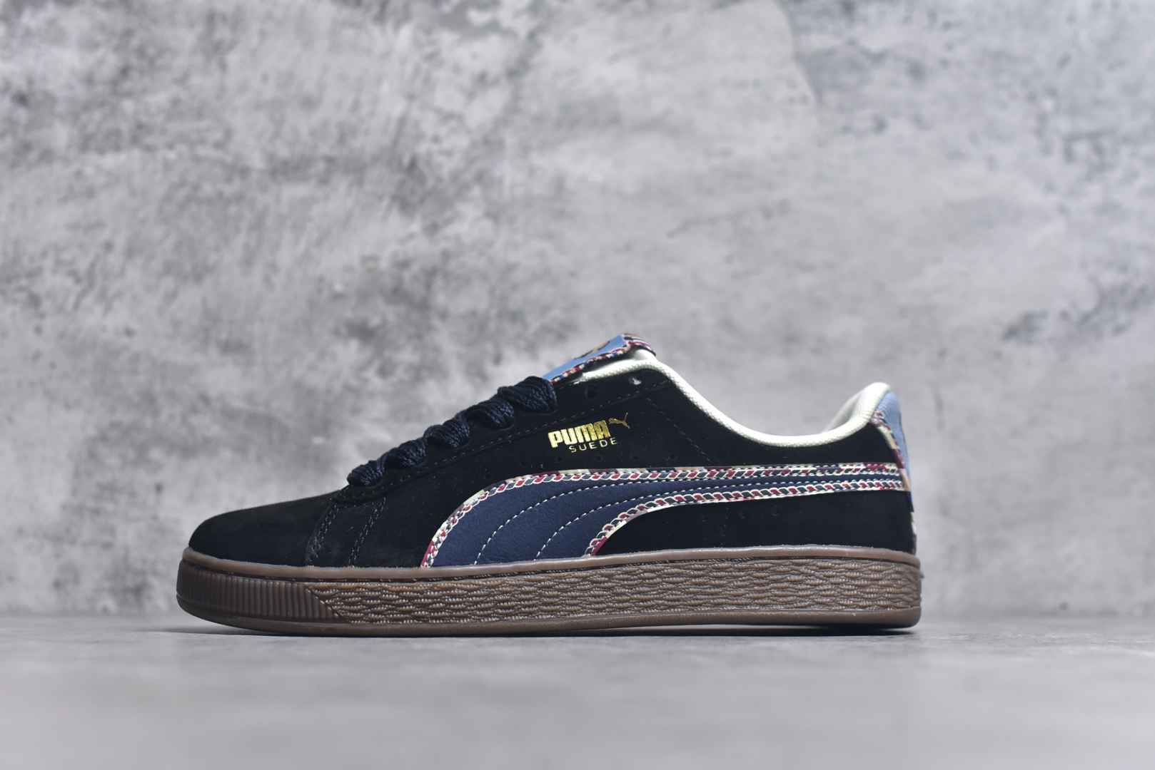 #PUMA Basket Suede 彪马皮面复古板鞋 原装渠道版本 诠释最高工艺 夏季新款官方原盒原标 代购充正专供头层皮海玻璃鞋垫搭配后跟PUMA logo烫金 让陈旧的款式重获新生 尺码：35.5 36 37 37.5 38 38.5 39 40 40.5 41 42 42.5 43 44 44.5 45-选品中心