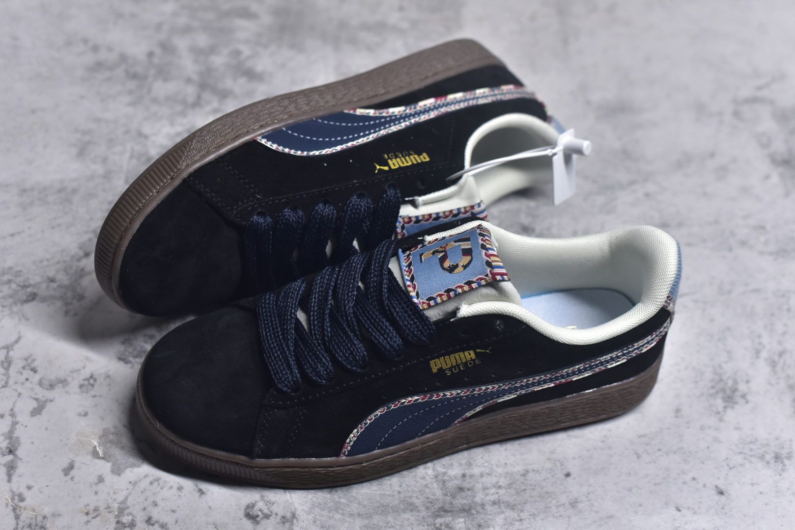 图片[7]-#PUMA Basket Suede 彪马皮面复古板鞋 原装渠道版本 诠释最高工艺 夏季新款官方原盒原标 代购充正专供头层皮海玻璃鞋垫搭配后跟PUMA logo烫金 让陈旧的款式重获新生 尺码：35.5 36 37 37.5 38 38.5 39 40 40.5 41 42 42.5 43 44 44.5 45-选品中心