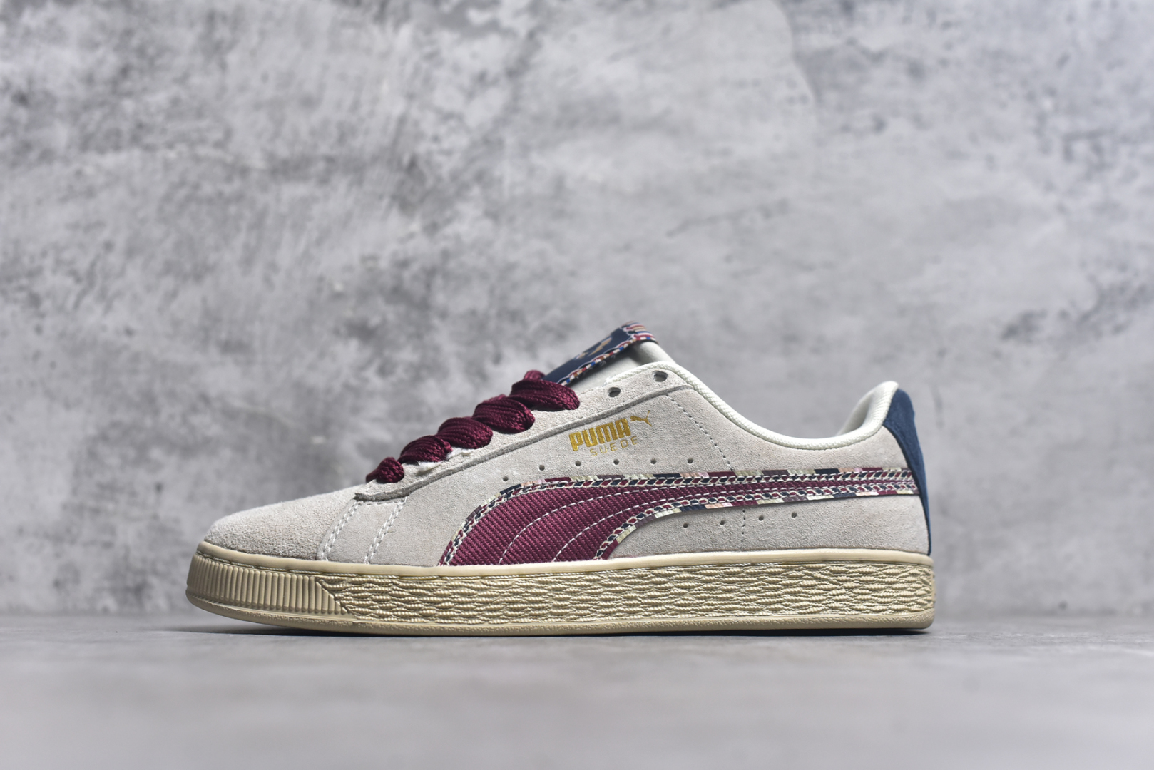 #PUMA Basket Suede 彪马皮面复古板鞋 原装渠道版本 诠释最高工艺 夏季新款官方原盒原标 代购充正专供头层皮海玻璃鞋垫搭配后跟PUMA logo烫金 让陈旧的款式重获新生 尺码：35.5 36 37 37.5 38 38.5 39 40 40.5 41 42 42.5 43 44 44.5 45-选品中心