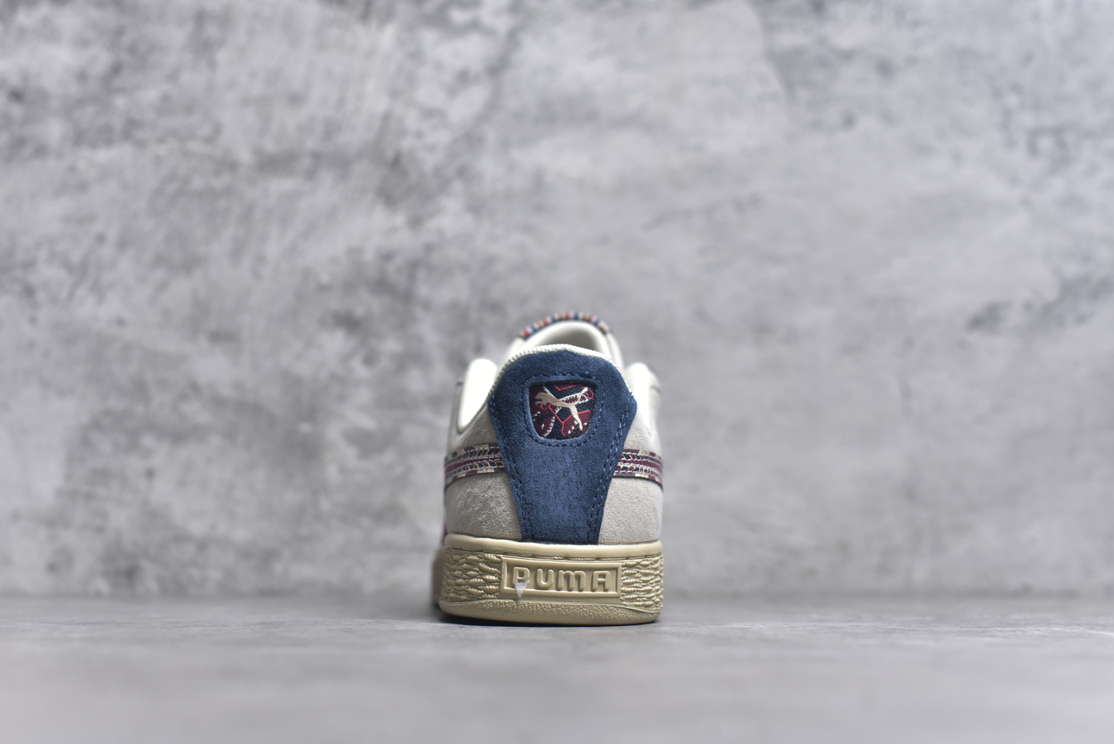 图片[5]-#PUMA Basket Suede 彪马皮面复古板鞋 原装渠道版本 诠释最高工艺 夏季新款官方原盒原标 代购充正专供头层皮海玻璃鞋垫搭配后跟PUMA logo烫金 让陈旧的款式重获新生 尺码：35.5 36 37 37.5 38 38.5 39 40 40.5 41 42 42.5 43 44 44.5 45-选品中心