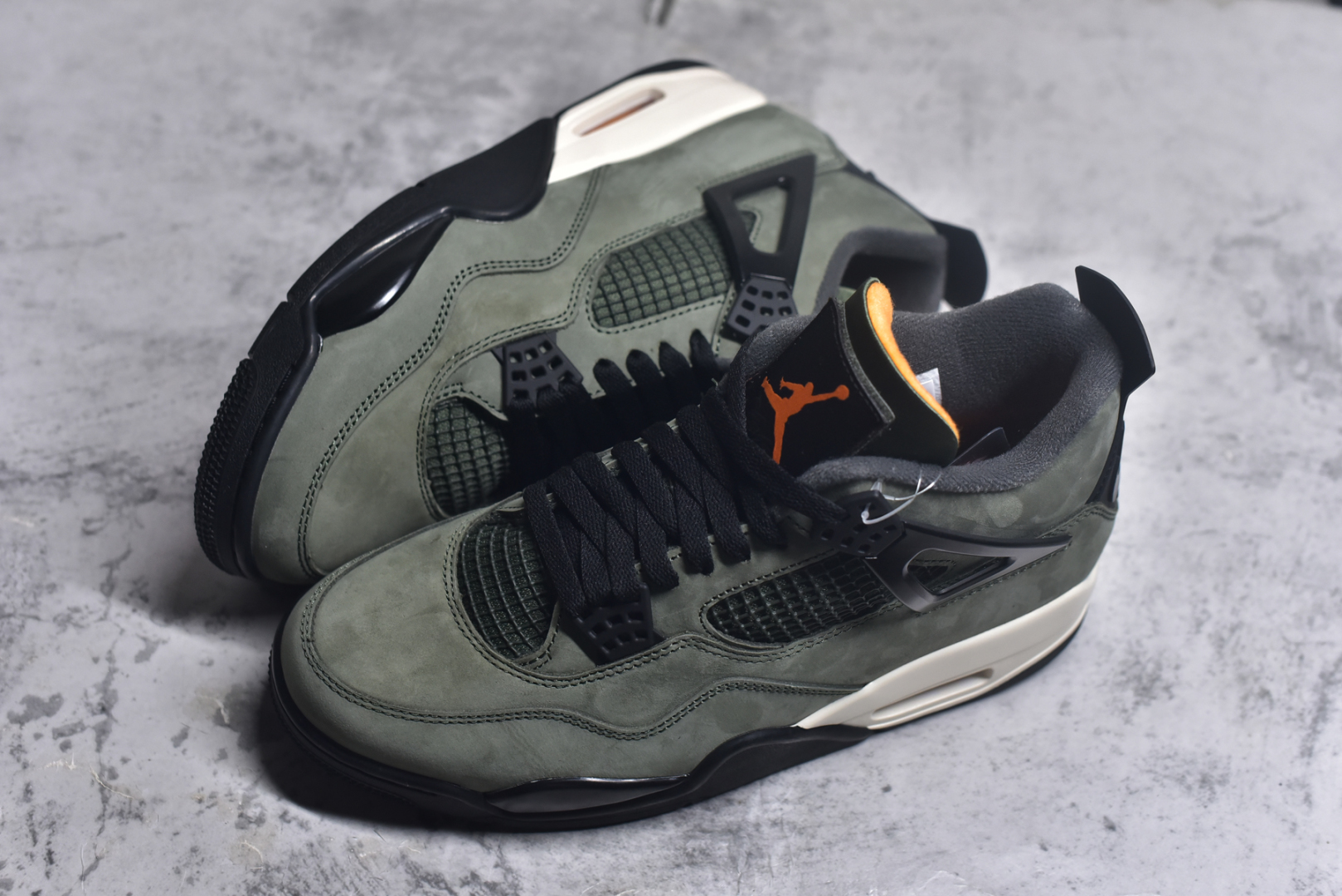 图片[7]-#UNDEFEATED x Air Jordan AJ4 联名 绿黑 IB1519-200 全新升级改良 原鞋原楦原纸板同源开发 完美呈现乔4的版型 内侧正确双色网格 还原细节 原厂皮料 正确气垫颜色 正确网格工艺 正确拉帮工艺 全鞋原装材料制作 原档案原模具打造 支持全方位与正品对比 尺码：40 -48.5-选品中心
