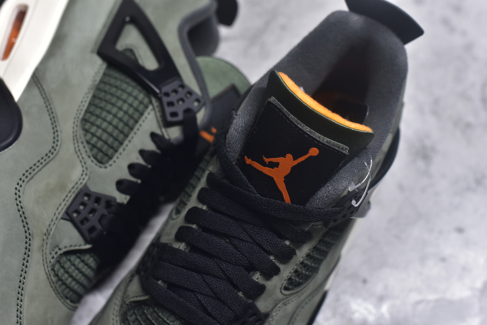 图片[9]-#UNDEFEATED x Air Jordan AJ4 联名 绿黑 IB1519-200 全新升级改良 原鞋原楦原纸板同源开发 完美呈现乔4的版型 内侧正确双色网格 还原细节 原厂皮料 正确气垫颜色 正确网格工艺 正确拉帮工艺 全鞋原装材料制作 原档案原模具打造 支持全方位与正品对比 尺码：40 -48.5-选品中心