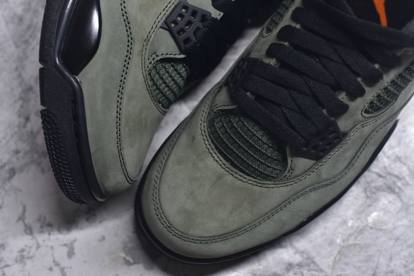 图片[8]-#UNDEFEATED x Air Jordan AJ4 联名 绿黑 IB1519-200 全新升级改良 原鞋原楦原纸板同源开发 完美呈现乔4的版型 内侧正确双色网格 还原细节 原厂皮料 正确气垫颜色 正确网格工艺 正确拉帮工艺 全鞋原装材料制作 原档案原模具打造 支持全方位与正品对比 尺码：40 -48.5-选品中心