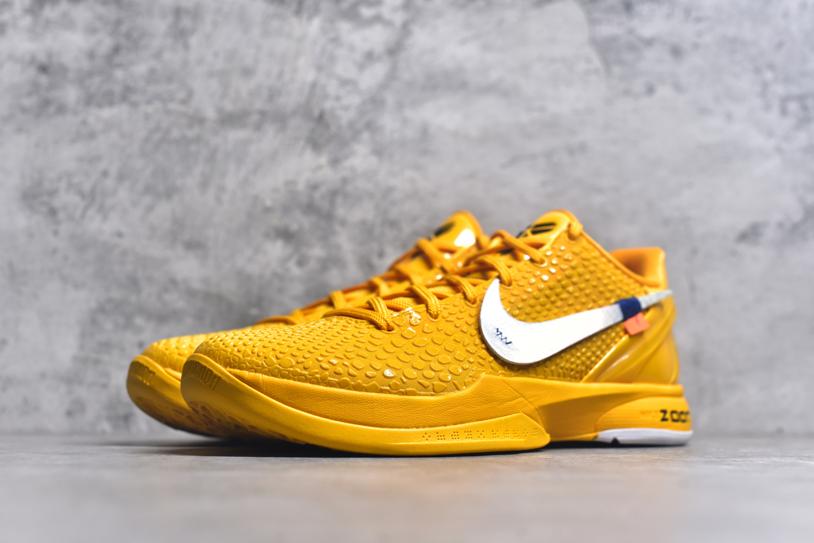 图片[2]-#科比复刻天花板 Off White x NK Zoom Kobe ZK5 科比5代 OW客制联名 CW2190-501 Zoom Turbo气垫➕后掌EVA缓震 实战配置直接拉满 原楦纸板开发 鞋身流线型、后跟塑形 区分土肥圆 原档数据3D打印 鞋面细节匹配原版 全身鞋材卡料色独家定制 唯一正确喷漆SWOOSH NK专利Flyknit飞线科技，给予鞋身足够抗扭矩力 真实底模最大48.5 实战利器 专供海外市场 尺码：40 40.5 41 42 42.5 43 44 44.5 45 46 47.5 48.5 （脚宽、脚胖 建议买大半码）-选品中心