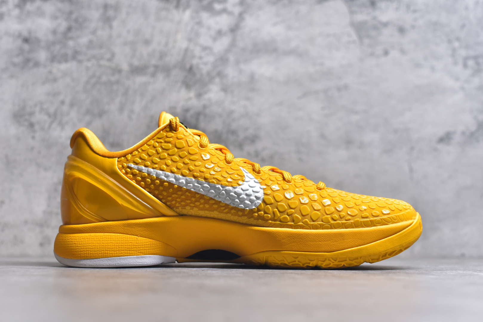 图片[3]-#科比复刻天花板 Off White x NK Zoom Kobe ZK5 科比5代 OW客制联名 CW2190-501 Zoom Turbo气垫➕后掌EVA缓震 实战配置直接拉满 原楦纸板开发 鞋身流线型、后跟塑形 区分土肥圆 原档数据3D打印 鞋面细节匹配原版 全身鞋材卡料色独家定制 唯一正确喷漆SWOOSH NK专利Flyknit飞线科技，给予鞋身足够抗扭矩力 真实底模最大48.5 实战利器 专供海外市场 尺码：40 40.5 41 42 42.5 43 44 44.5 45 46 47.5 48.5 （脚宽、脚胖 建议买大半码）-选品中心