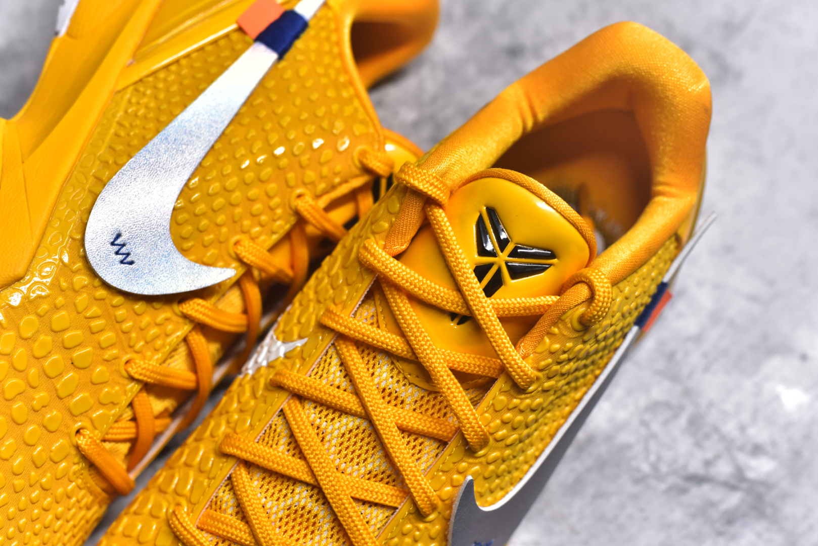 图片[9]-#科比复刻天花板 Off White x NK Zoom Kobe ZK5 科比5代 OW客制联名 CW2190-501 Zoom Turbo气垫➕后掌EVA缓震 实战配置直接拉满 原楦纸板开发 鞋身流线型、后跟塑形 区分土肥圆 原档数据3D打印 鞋面细节匹配原版 全身鞋材卡料色独家定制 唯一正确喷漆SWOOSH NK专利Flyknit飞线科技，给予鞋身足够抗扭矩力 真实底模最大48.5 实战利器 专供海外市场 尺码：40 40.5 41 42 42.5 43 44 44.5 45 46 47.5 48.5 （脚宽、脚胖 建议买大半码）-选品中心