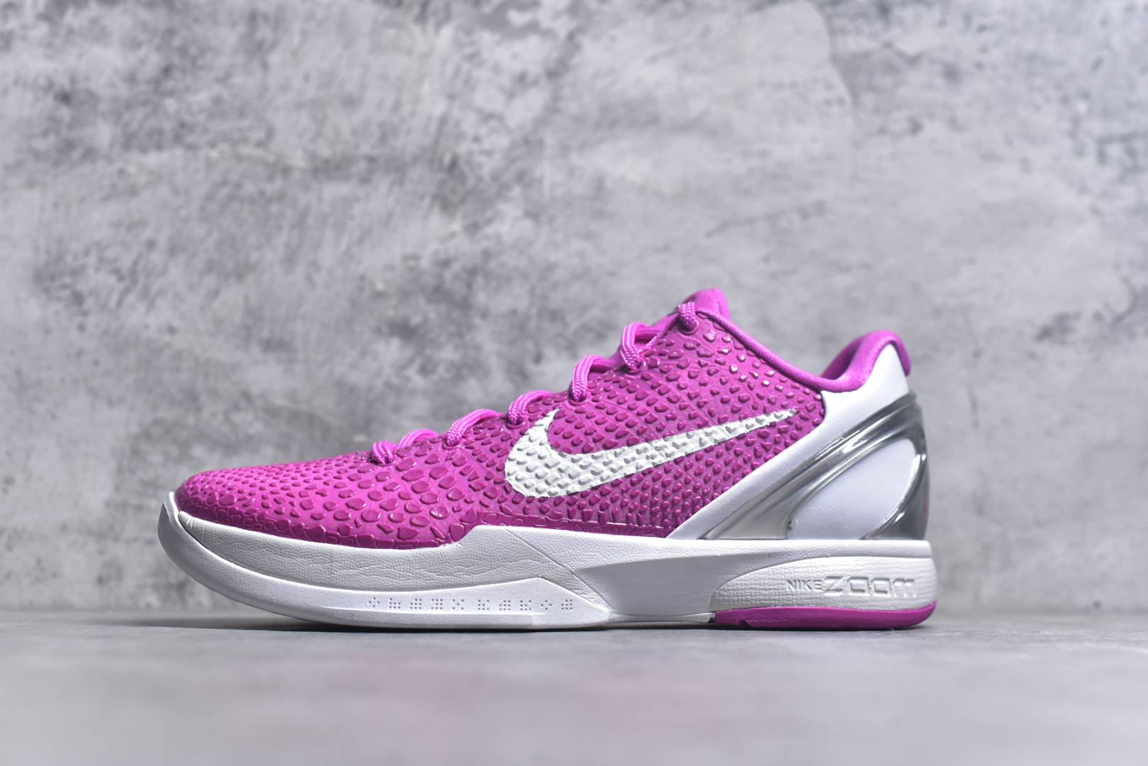 #NK Zoom Kobe 6 Protro 科比六代 白粉乳腺癌 DJ3596-600 完美复刻公司货 前掌超大Zoom Turbo气垫 后掌EVA缓震 真正的原汁原味 还原ZP脚感 全身鞋材卡料色独家定制 唯一正确喷漆工艺Swoosh 正确凹凸蛇鳞工艺 正确鞋面渐变效果 内全置真动飞态线 独立原厂模具 最大尺码达到48.5码 首批不拼图大几率过验 亲测已过 支持各种高强度实战 无需担心 上脚价 补货周期极长 脚宽建议买大半码 科比系列前掌偏窄 不影响二次销售 支持七天无理由退换 尺码：40 40.5 41 42 42.5 43 44 44.5 45 45.5 46 47.5 48.5-选品中心