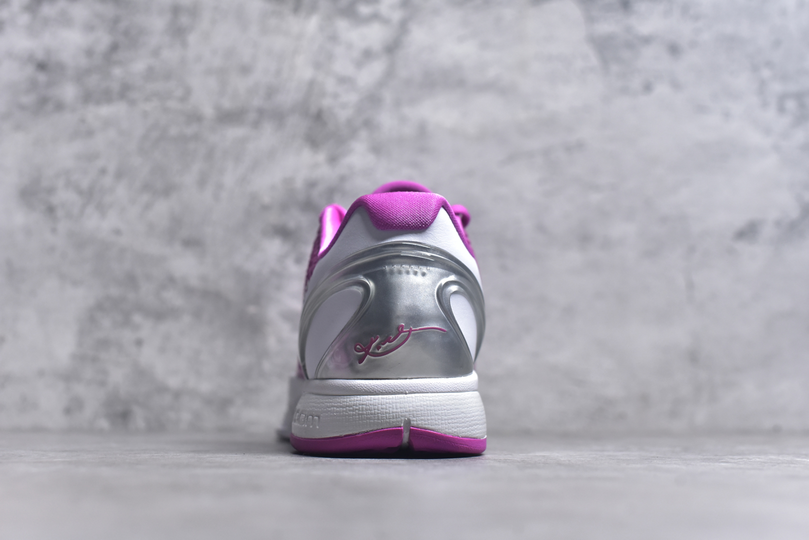 图片[5]-#NK Zoom Kobe 6 Protro 科比六代 白粉乳腺癌 DJ3596-600 完美复刻公司货 前掌超大Zoom Turbo气垫 后掌EVA缓震 真正的原汁原味 还原ZP脚感 全身鞋材卡料色独家定制 唯一正确喷漆工艺Swoosh 正确凹凸蛇鳞工艺 正确鞋面渐变效果 内全置真动飞态线 独立原厂模具 最大尺码达到48.5码 首批不拼图大几率过验 亲测已过 支持各种高强度实战 无需担心 上脚价 补货周期极长 脚宽建议买大半码 科比系列前掌偏窄 不影响二次销售 支持七天无理由退换 尺码：40 40.5 41 42 42.5 43 44 44.5 45 45.5 46 47.5 48.5-选品中心