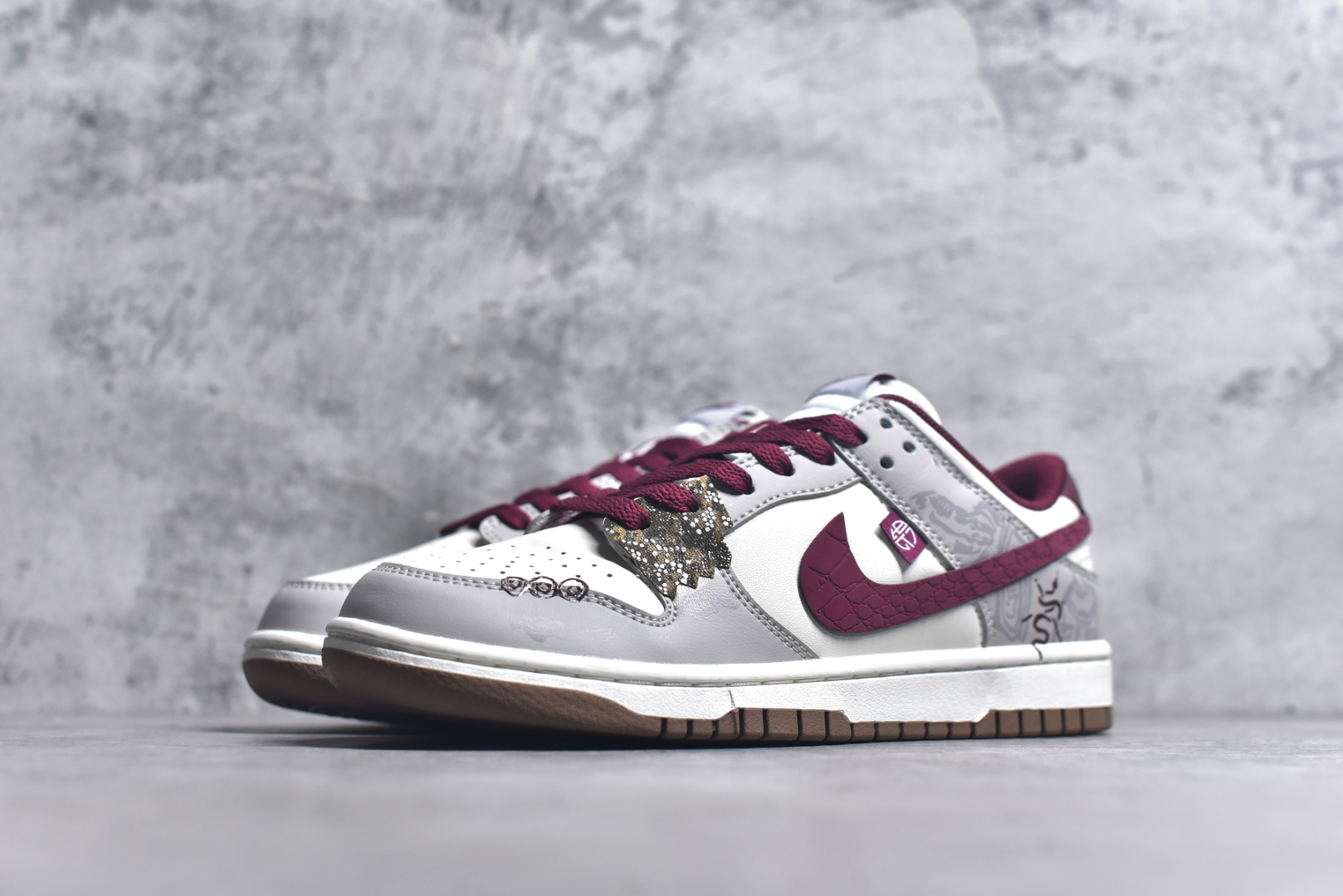 图片[2]-#Nike SB Dunk Low 环岁之礼 纯原大厂出品 极力推荐 原装头层材料 独家版型蒸餾加工 帶來的是更好的视觉和脚感体验 大厂纯原品质出货 清洁度 电绣工艺 皮料切割干净无任何毛边 细节完美 货号：FB7160-161 尺码：35.5-46-选品中心
