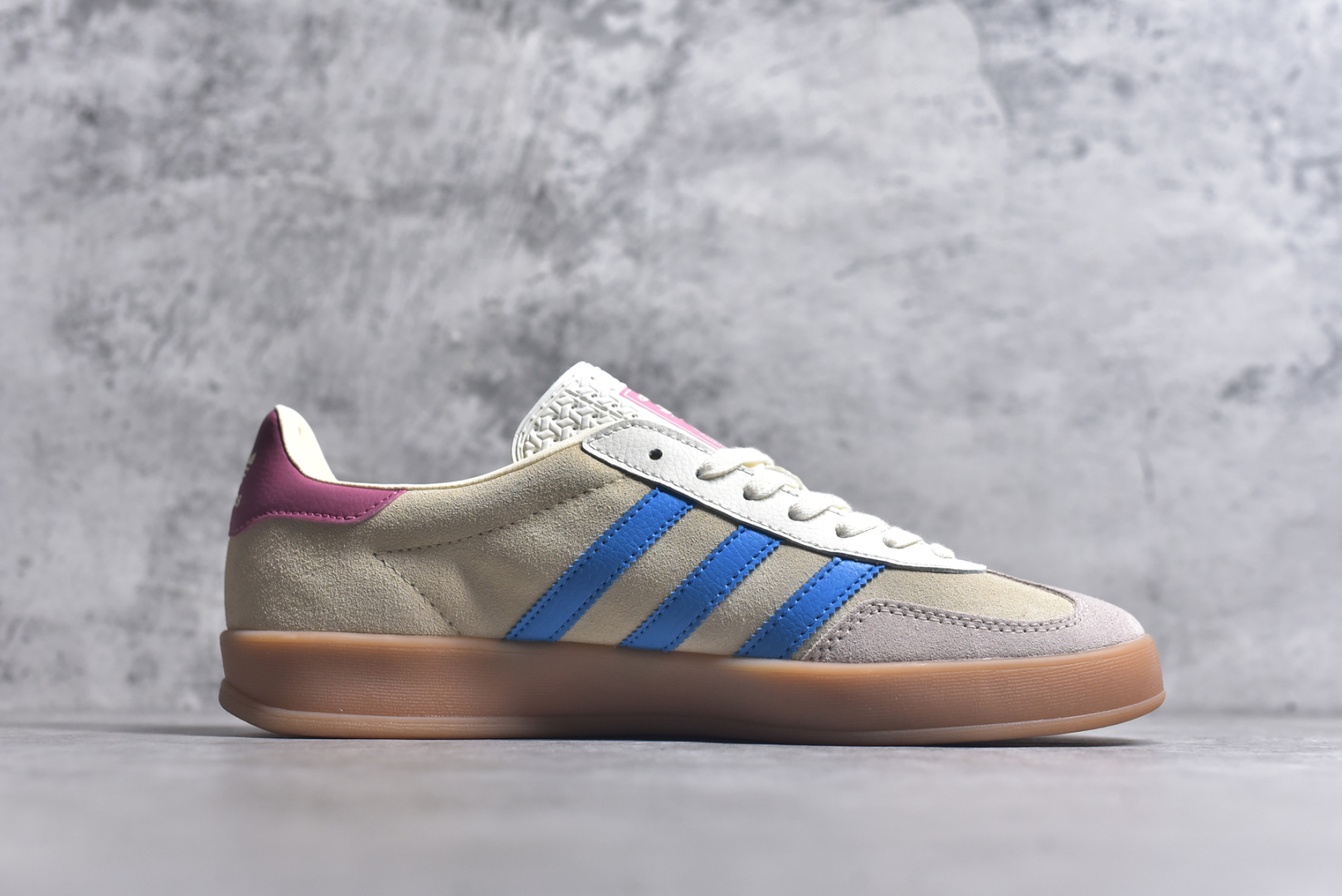 图片[3]-#AD Gazelle Indoor Trainers 羚羊内训系列低帮复古百搭休闲运动德训风板鞋 JQ0010 90年代经典的复刻版！自60年代以足球训练鞋面世以来,Gazelle就以其经典设计席卷全球。1991年版本的复刻,再造经典Gazelle。采用皮革打造,搭配浊色细节,让这款经典更加简约。尺码：35.5-45-选品中心