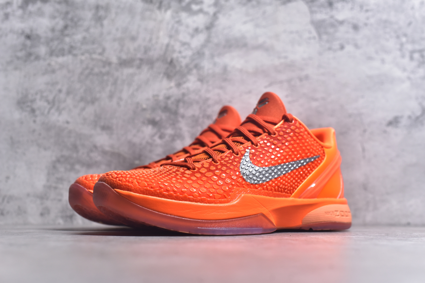 图片[2]-#NK Zoom Kobe 6 Protro 科比六代 暴力橙 IH1871-800 圈内顶级批次 完美复刻公司货 前掌超大Zoom Turbo气垫 后掌EVA缓震 真正的原汁原味 还原ZP脚感 全身鞋材卡料色独家定制 唯一正确喷漆工艺Swoosh 正确凹凸蛇鳞工艺 正确鞋面渐变效果 内全置真动飞态线 独立原厂模具 最大尺码达到48.5码 首批不拼图大几率过验 亲测已过 支持各种高强度实战 无需担心 上脚价 补货周期极长 脚宽建议买大半码 科比系列前掌偏窄 不影响二次销售 支持七天无理由退换 尺码：40 40.5 41 42 42.5 43 44 44.5 45 45.5 46 47.5 48.5-选品中心