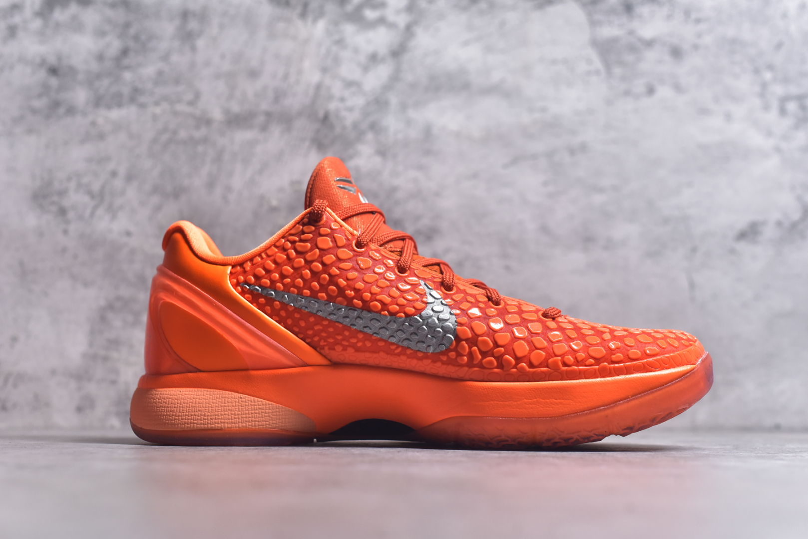 图片[3]-#NK Zoom Kobe 6 Protro 科比六代 暴力橙 IH1871-800 圈内顶级批次 完美复刻公司货 前掌超大Zoom Turbo气垫 后掌EVA缓震 真正的原汁原味 还原ZP脚感 全身鞋材卡料色独家定制 唯一正确喷漆工艺Swoosh 正确凹凸蛇鳞工艺 正确鞋面渐变效果 内全置真动飞态线 独立原厂模具 最大尺码达到48.5码 首批不拼图大几率过验 亲测已过 支持各种高强度实战 无需担心 上脚价 补货周期极长 脚宽建议买大半码 科比系列前掌偏窄 不影响二次销售 支持七天无理由退换 尺码：40 40.5 41 42 42.5 43 44 44.5 45 45.5 46 47.5 48.5-选品中心