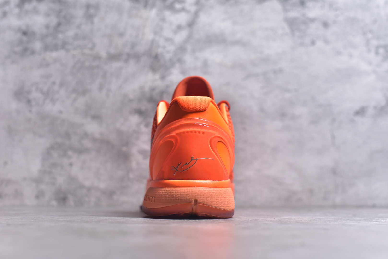 图片[5]-#NK Zoom Kobe 6 Protro 科比六代 暴力橙 IH1871-800 圈内顶级批次 完美复刻公司货 前掌超大Zoom Turbo气垫 后掌EVA缓震 真正的原汁原味 还原ZP脚感 全身鞋材卡料色独家定制 唯一正确喷漆工艺Swoosh 正确凹凸蛇鳞工艺 正确鞋面渐变效果 内全置真动飞态线 独立原厂模具 最大尺码达到48.5码 首批不拼图大几率过验 亲测已过 支持各种高强度实战 无需担心 上脚价 补货周期极长 脚宽建议买大半码 科比系列前掌偏窄 不影响二次销售 支持七天无理由退换 尺码：40 40.5 41 42 42.5 43 44 44.5 45 45.5 46 47.5 48.5-选品中心