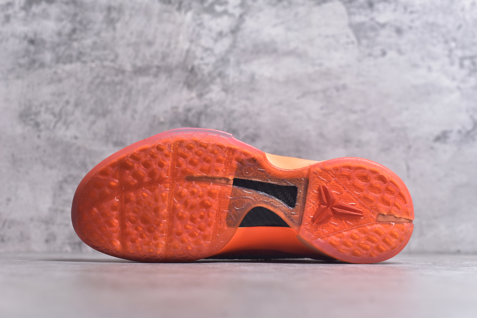 图片[6]-#NK Zoom Kobe 6 Protro 科比六代 暴力橙 IH1871-800 圈内顶级批次 完美复刻公司货 前掌超大Zoom Turbo气垫 后掌EVA缓震 真正的原汁原味 还原ZP脚感 全身鞋材卡料色独家定制 唯一正确喷漆工艺Swoosh 正确凹凸蛇鳞工艺 正确鞋面渐变效果 内全置真动飞态线 独立原厂模具 最大尺码达到48.5码 首批不拼图大几率过验 亲测已过 支持各种高强度实战 无需担心 上脚价 补货周期极长 脚宽建议买大半码 科比系列前掌偏窄 不影响二次销售 支持七天无理由退换 尺码：40 40.5 41 42 42.5 43 44 44.5 45 45.5 46 47.5 48.5-选品中心