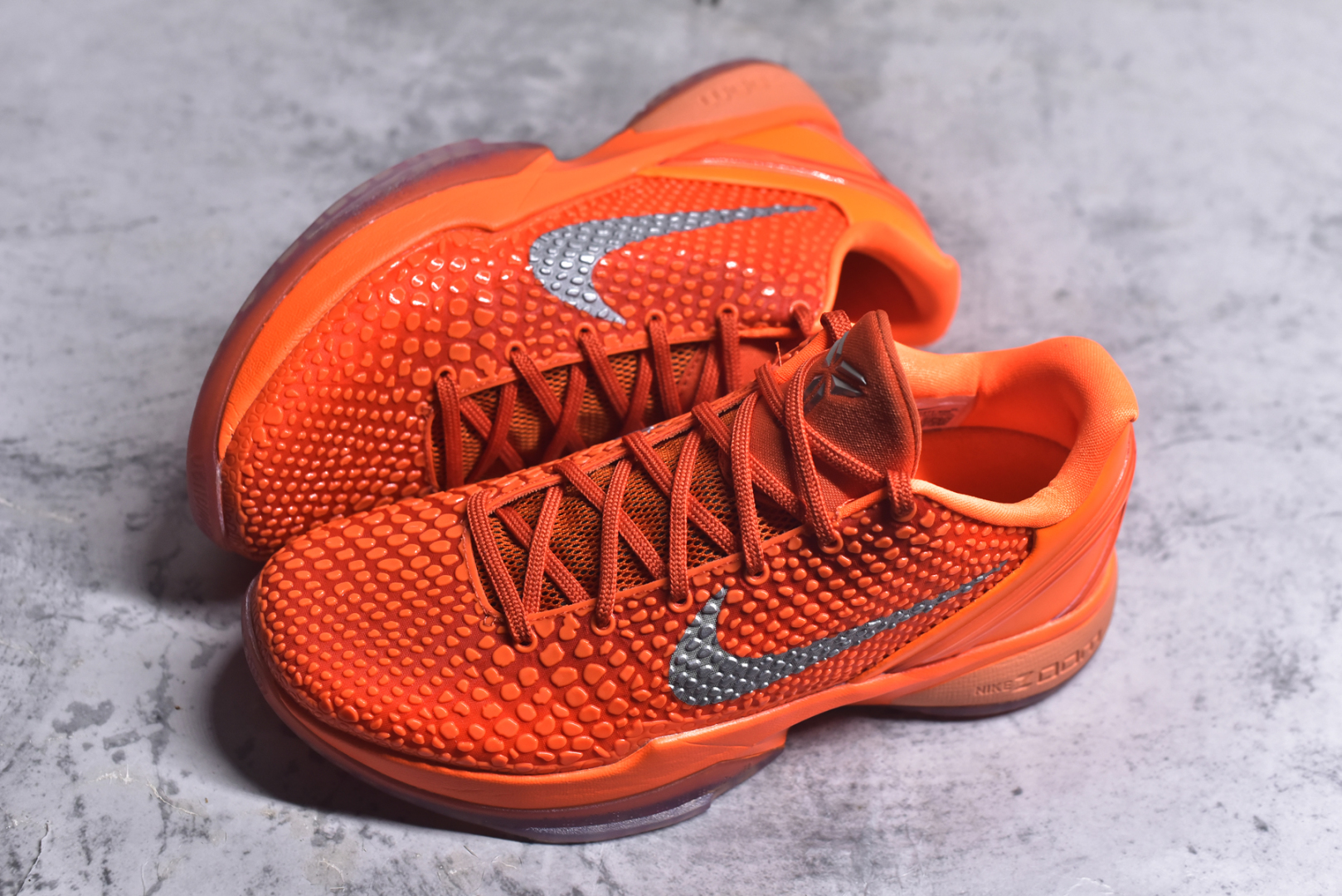 图片[7]-#NK Zoom Kobe 6 Protro 科比六代 暴力橙 IH1871-800 圈内顶级批次 完美复刻公司货 前掌超大Zoom Turbo气垫 后掌EVA缓震 真正的原汁原味 还原ZP脚感 全身鞋材卡料色独家定制 唯一正确喷漆工艺Swoosh 正确凹凸蛇鳞工艺 正确鞋面渐变效果 内全置真动飞态线 独立原厂模具 最大尺码达到48.5码 首批不拼图大几率过验 亲测已过 支持各种高强度实战 无需担心 上脚价 补货周期极长 脚宽建议买大半码 科比系列前掌偏窄 不影响二次销售 支持七天无理由退换 尺码：40 40.5 41 42 42.5 43 44 44.5 45 45.5 46 47.5 48.5-选品中心
