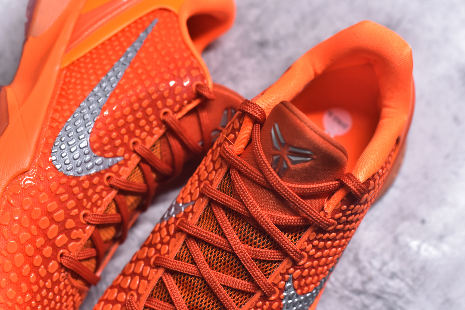 图片[9]-#NK Zoom Kobe 6 Protro 科比六代 暴力橙 IH1871-800 圈内顶级批次 完美复刻公司货 前掌超大Zoom Turbo气垫 后掌EVA缓震 真正的原汁原味 还原ZP脚感 全身鞋材卡料色独家定制 唯一正确喷漆工艺Swoosh 正确凹凸蛇鳞工艺 正确鞋面渐变效果 内全置真动飞态线 独立原厂模具 最大尺码达到48.5码 首批不拼图大几率过验 亲测已过 支持各种高强度实战 无需担心 上脚价 补货周期极长 脚宽建议买大半码 科比系列前掌偏窄 不影响二次销售 支持七天无理由退换 尺码：40 40.5 41 42 42.5 43 44 44.5 45 45.5 46 47.5 48.5-选品中心