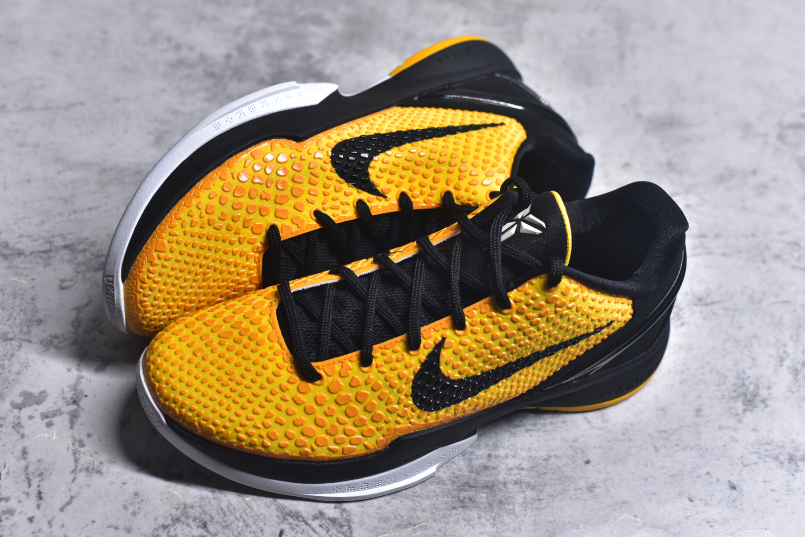 图片[7]-#NK Zoom Kobe 6 Protro 科比六代 黑黄 429659-700 原楦纸板开发 鞋身流线型、后跟塑形 区分土肥圆 Zoom Turbo气垫 后掌EVA缓震 实战配置直接拉满 原档数据3D打印 鞋面蛇鳞一颗一粒匹配原版 全身鞋材卡料色独家定制 唯一正确喷漆SWOOSH NK专利Flyknit飞线科技 给予鞋身足够抗扭矩力 真实底模最大47.5 实战利器 专供海外市场 尺码：40 40.5 41 42 42.5 43 44 44.5 45 46 47.5 48.5 （脚宽、脚胖 建议买大半码）-选品中心