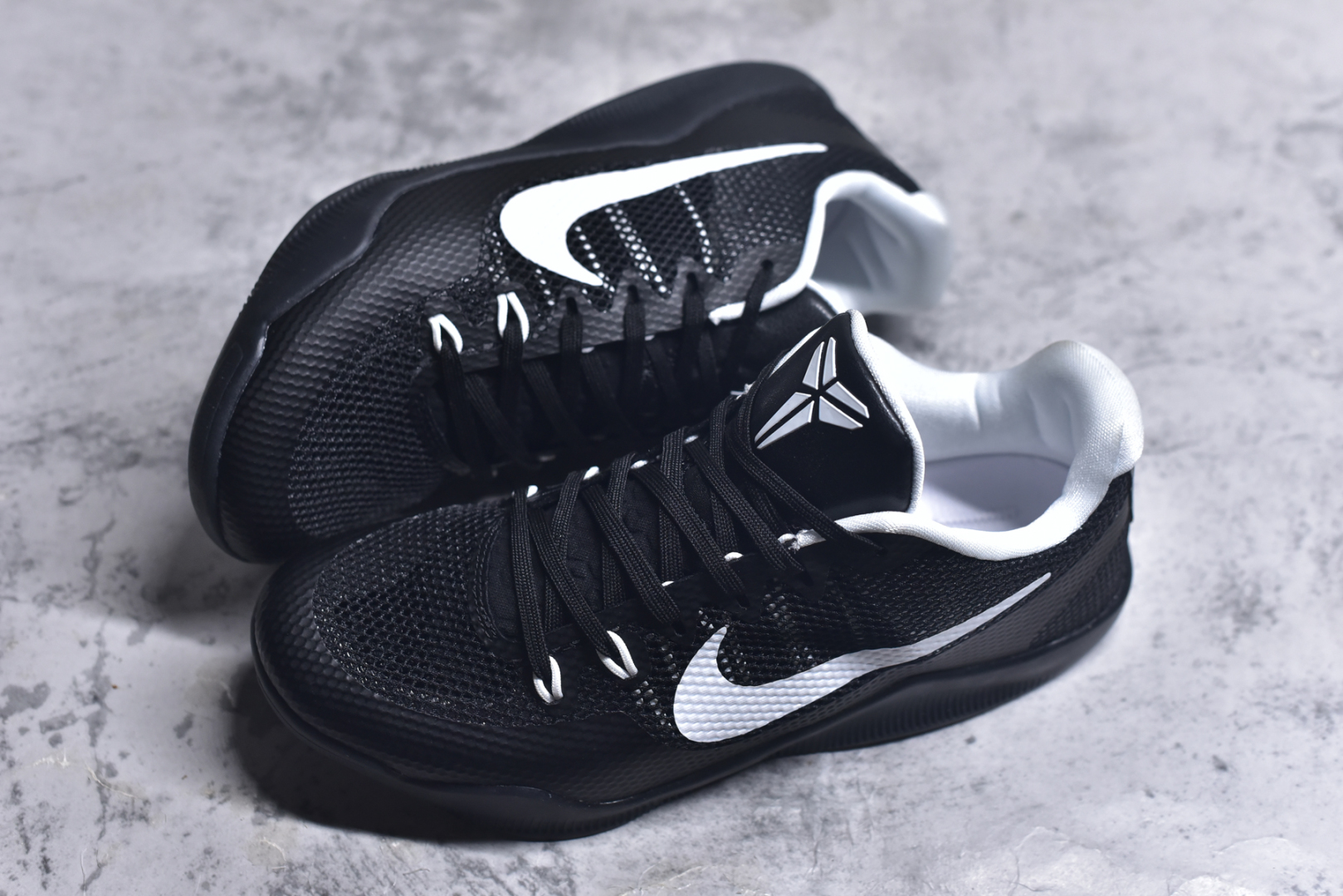 图片[7]-#NK Kobe 11 Elite Low 科比11代实战篮球鞋 856485-001 科比退役前的最后一双签名鞋意义重大 Eric Avar这次采用了低帮的鞋身设计 并使用加强版的Flyknit编织面料作为鞋面 更加坚韧牢固 提供更好的保护 中底依日采用了混合缓震的设计 前掌的Lunarlon搭配后掌Zoom Air气垫 确保缓震性能的强劲 尺码：39 40 40.5 41 42 42.5 43 44 44.5 45 46 47.5 48.5-选品中心