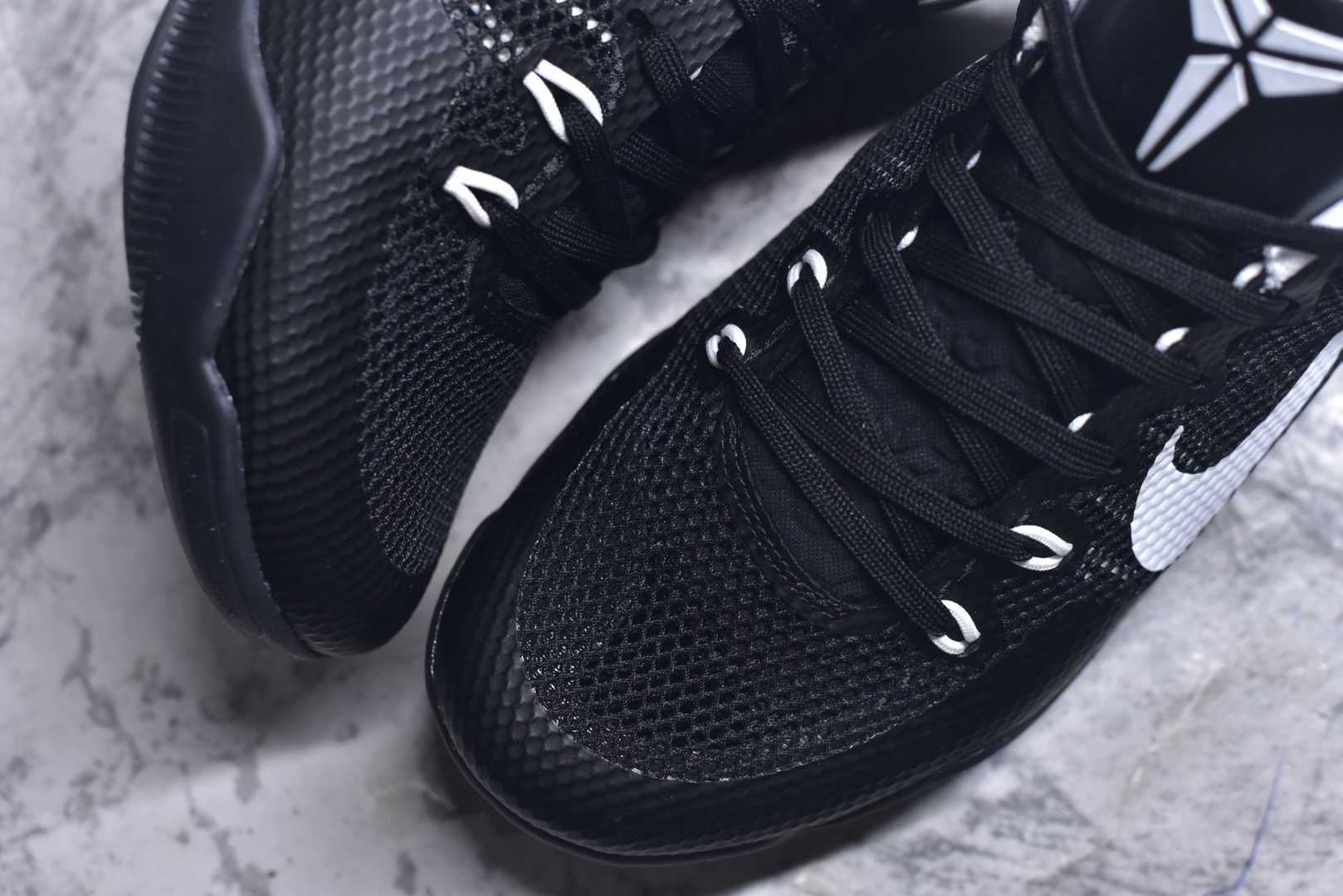 图片[8]-#NK Kobe 11 Elite Low 科比11代实战篮球鞋 856485-001 科比退役前的最后一双签名鞋意义重大 Eric Avar这次采用了低帮的鞋身设计 并使用加强版的Flyknit编织面料作为鞋面 更加坚韧牢固 提供更好的保护 中底依日采用了混合缓震的设计 前掌的Lunarlon搭配后掌Zoom Air气垫 确保缓震性能的强劲 尺码：39 40 40.5 41 42 42.5 43 44 44.5 45 46 47.5 48.5-选品中心