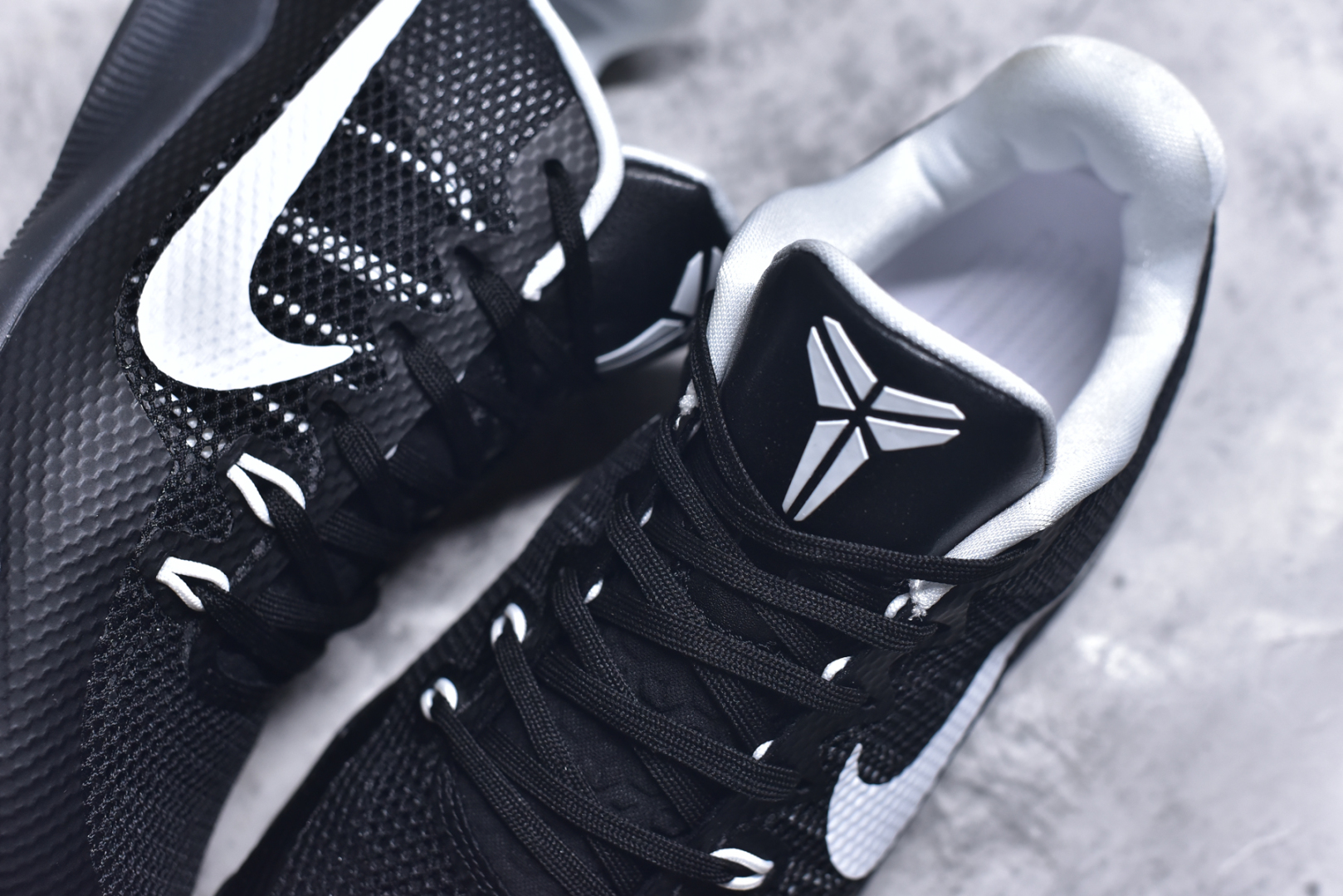 图片[9]-#NK Kobe 11 Elite Low 科比11代实战篮球鞋 856485-001 科比退役前的最后一双签名鞋意义重大 Eric Avar这次采用了低帮的鞋身设计 并使用加强版的Flyknit编织面料作为鞋面 更加坚韧牢固 提供更好的保护 中底依日采用了混合缓震的设计 前掌的Lunarlon搭配后掌Zoom Air气垫 确保缓震性能的强劲 尺码：39 40 40.5 41 42 42.5 43 44 44.5 45 46 47.5 48.5-选品中心