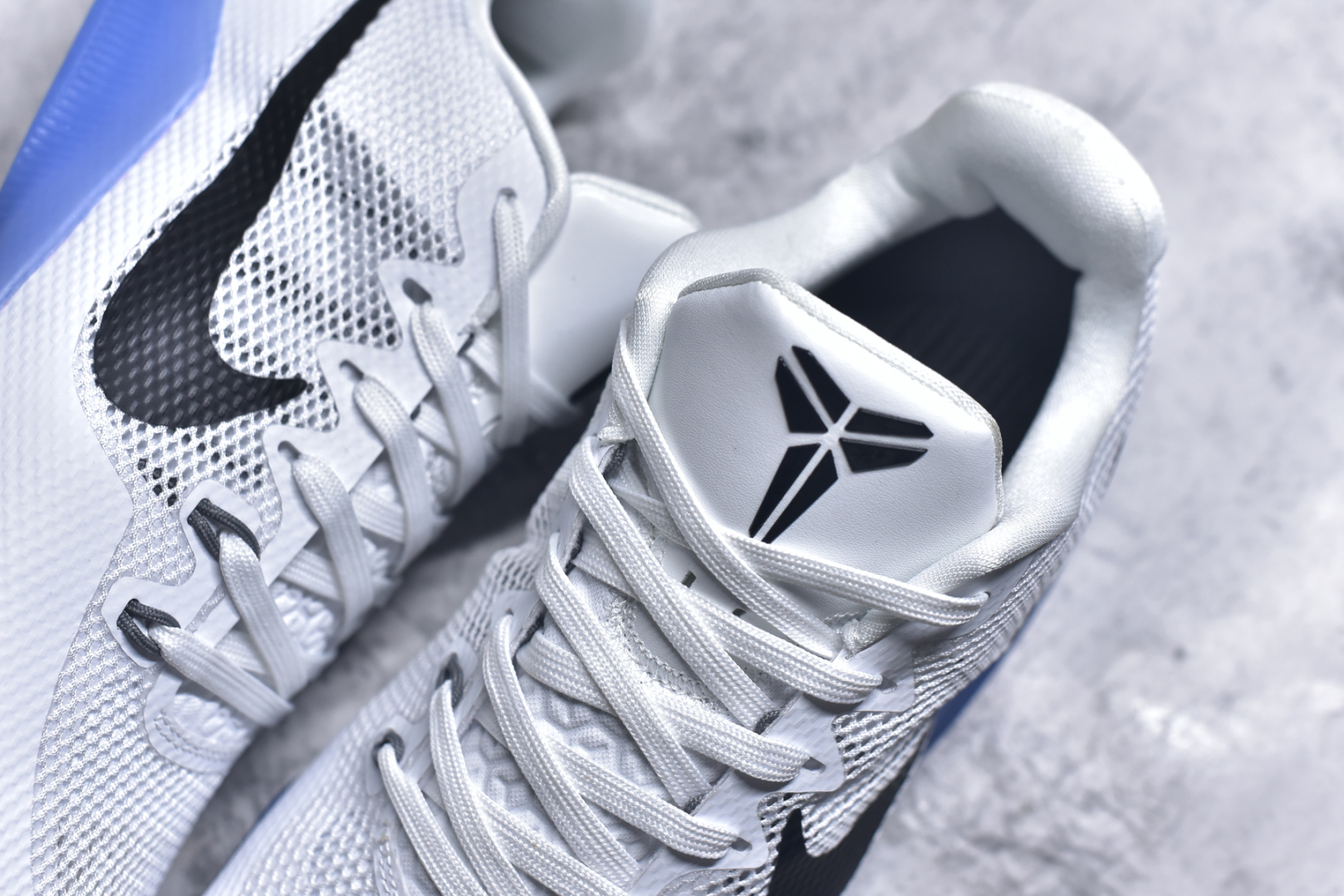 图片[9]-#NK Kobe 11 Elite Low 科比11代实战篮球鞋 836183-100 科比退役前的最后一双签名鞋意义重大 Eric Avar这次采用了低帮的鞋身设计 并使用加强版的Flyknit编织面料作为鞋面 更加坚韧牢固 提供更好的保护 中底依日采用了混合缓震的设计 前掌的Lunarlon搭配后掌Zoom Air气垫 确保缓震性能的强劲 尺码：39-48-选品中心