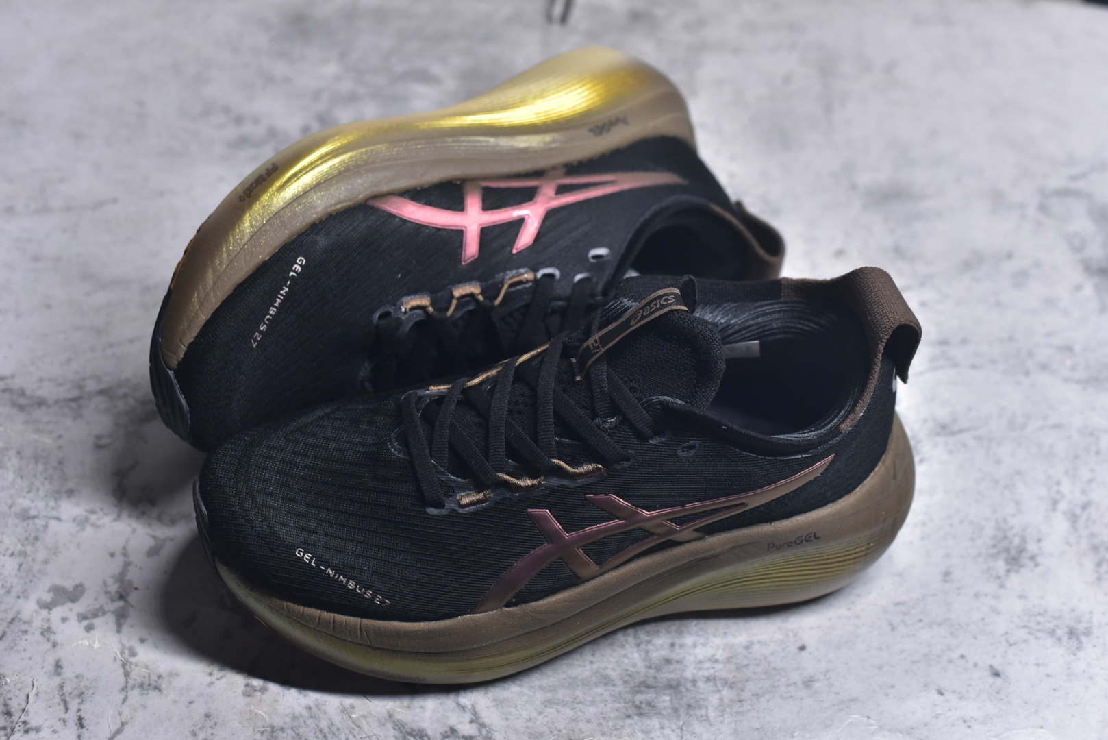 图片[7]-#Asics GEL-Nimbus 26 亚瑟士缓震跑鞋 近年复古风潮的势头很旺 ASICS一直坚信保持身体的健康与活力是打造健康快乐的生活方式的最佳途径 ASICS为复古鞋型注入新设计 为玩家的街头穿搭提供了更多可能 GEL-NIMBUSTM9运动鞋最初是为中立和仰卧跑步者设计的长距离训练器 采用原始材料和关键细节重新设计 其Y2K时代的工业外观也被大胆的对比和色块所抵消 尺码：36 36.5 37.5 38 38.5 39 40 40.5 41.5 42 42.5 43.5 44 44.5 45-选品中心