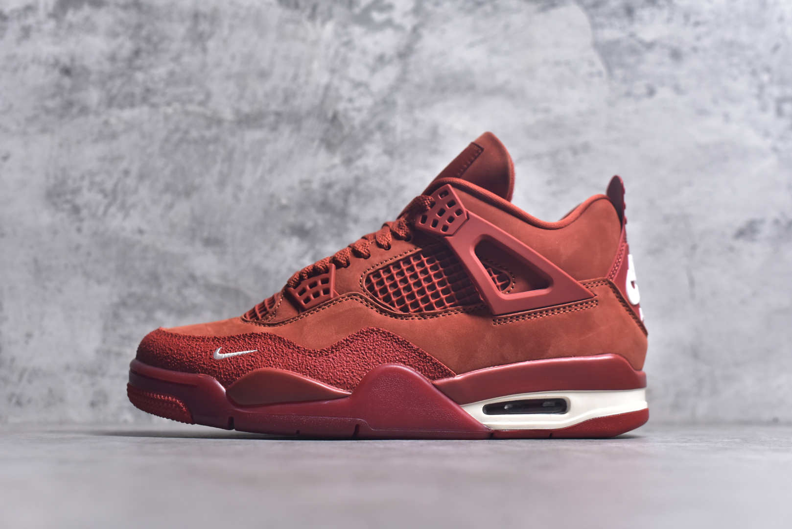 #Nigel Sylvester x Air Jordan AJ4 “Brick by Brick” 联名红砖 货号：HF4340-800 全新升级改良 原鞋原楦原纸板同源开发 完美呈现乔4的版型 内侧正确双色网格 还原细节 原厂皮料 正确气垫颜色 正确网格工艺 正确拉帮工艺 全鞋原装材料制作 原档案原模具打造 支持全方位与正品对比 尺码：40-48-选品中心