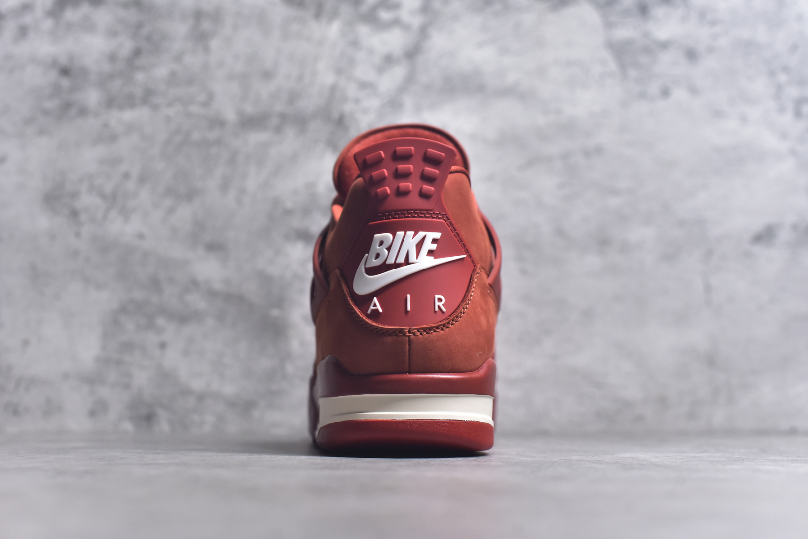 图片[5]-#Nigel Sylvester x Air Jordan AJ4 “Brick by Brick” 联名红砖 货号：HF4340-800 全新升级改良 原鞋原楦原纸板同源开发 完美呈现乔4的版型 内侧正确双色网格 还原细节 原厂皮料 正确气垫颜色 正确网格工艺 正确拉帮工艺 全鞋原装材料制作 原档案原模具打造 支持全方位与正品对比 尺码：40-48-选品中心