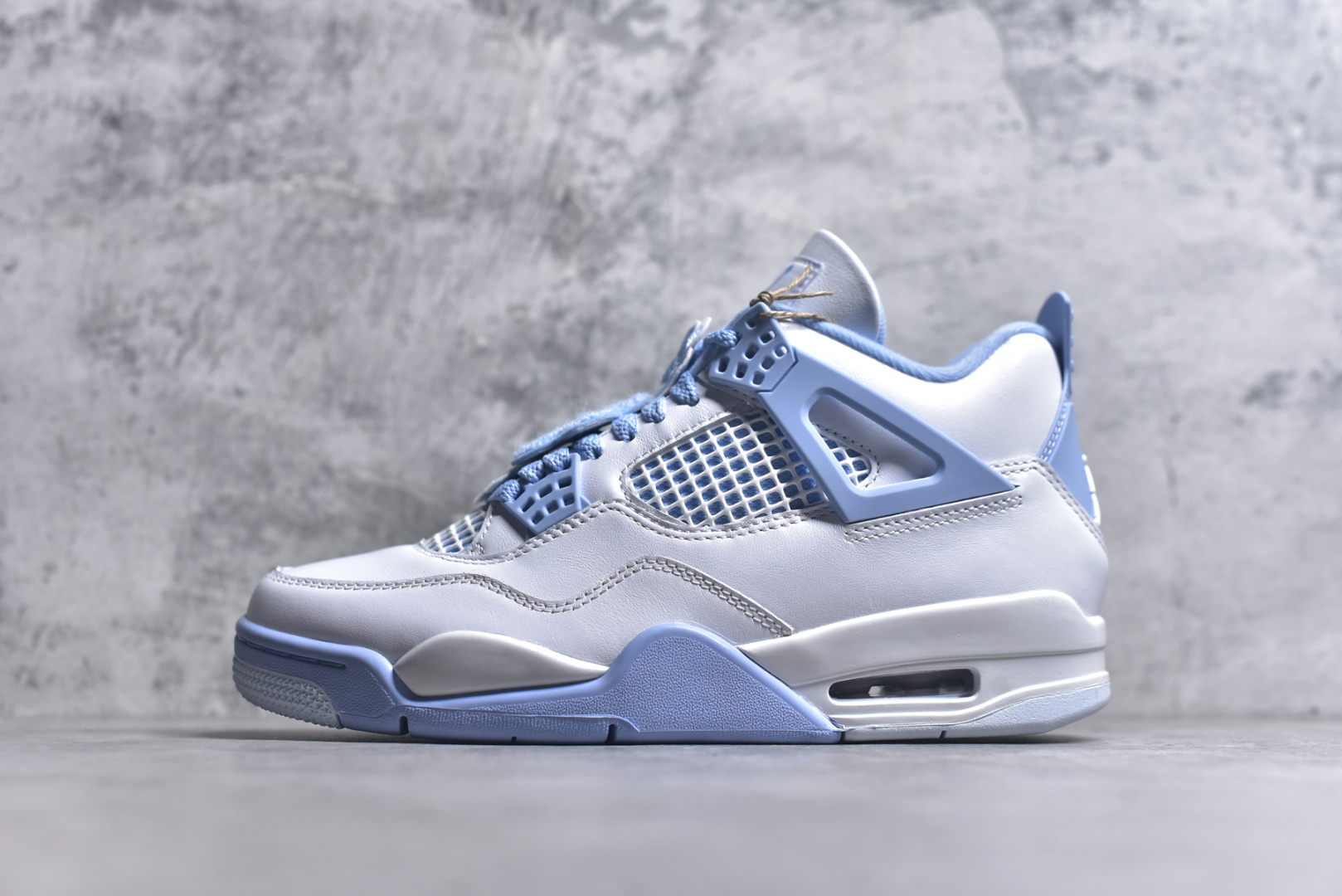 #Air Jordan AJ4 母亲节 白冰蓝 HV0823-100 口碑大厂出品 原纸板楦头开发 性价比版本 定价合理 定制优质皮料 完美鞋型匹配公司货 正确TPU鞋舌锁扣 最新原厂底模 大底卡色咬花完美 鞋柜必备鞋款 终端现货供应 男女鞋尺码：36-48-选品中心