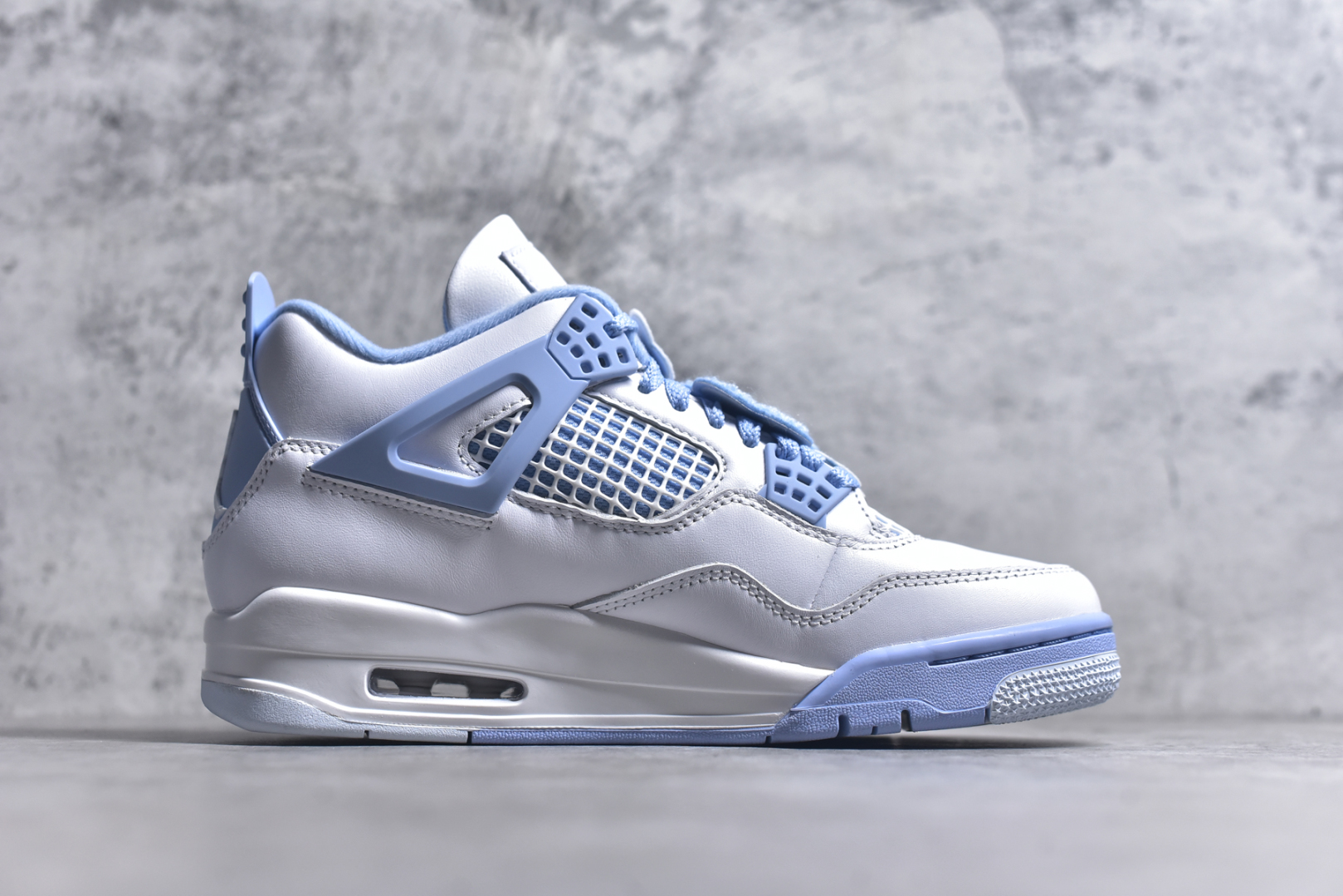 图片[3]-#Air Jordan AJ4 母亲节 白冰蓝 HV0823-100 口碑大厂出品 原纸板楦头开发 性价比版本 定价合理 定制优质皮料 完美鞋型匹配公司货 正确TPU鞋舌锁扣 最新原厂底模 大底卡色咬花完美 鞋柜必备鞋款 终端现货供应 男女鞋尺码：36-48-选品中心