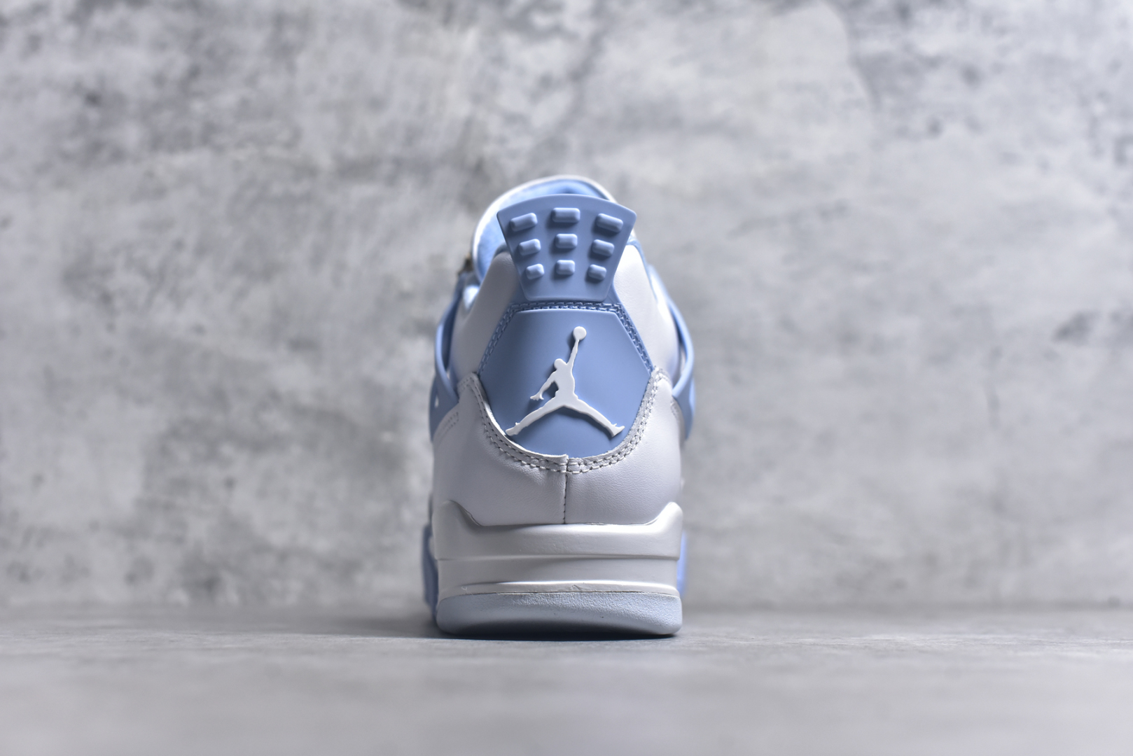 图片[5]-#Air Jordan AJ4 母亲节 白冰蓝 HV0823-100 口碑大厂出品 原纸板楦头开发 性价比版本 定价合理 定制优质皮料 完美鞋型匹配公司货 正确TPU鞋舌锁扣 最新原厂底模 大底卡色咬花完美 鞋柜必备鞋款 终端现货供应 男女鞋尺码：36-48-选品中心
