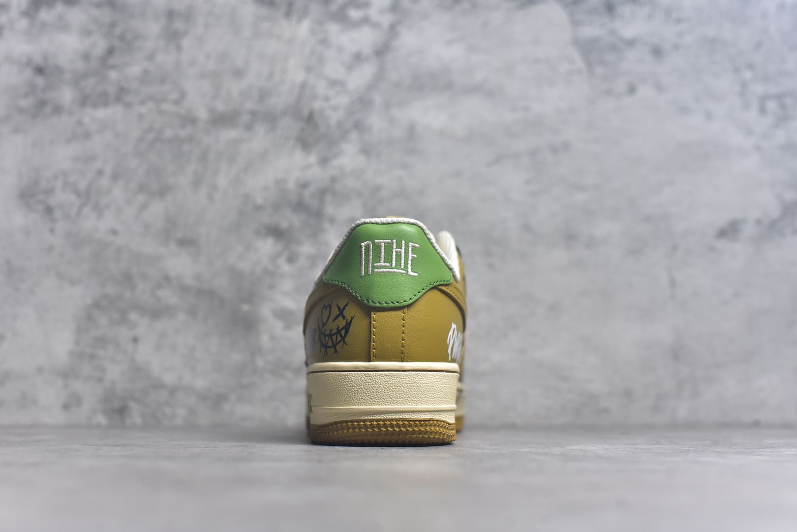 图片[5]-#Nike Air Force 1\’07 Low \”Chivalry\” 骑士精神 空军一号低帮休闲板鞋 XL2321-666 #骑士精神，是中世纪欧洲闪耀的道德与文化之光，它承载着那个时代的荣耀与理想，深深影响着后世的价值观。在冷兵器时代，骑士们不仅是战场上的英勇战士，更是正义与荣耀的化身。他们从小接受严苛训练，练就精湛骑术与高强武艺，更将一系列高尚品德融入灵魂 尺码：36 36.5 37.5 38 38.5 39 40 40.5 41 42 42.5 43 44 44.5 45 9.D4-选品中心